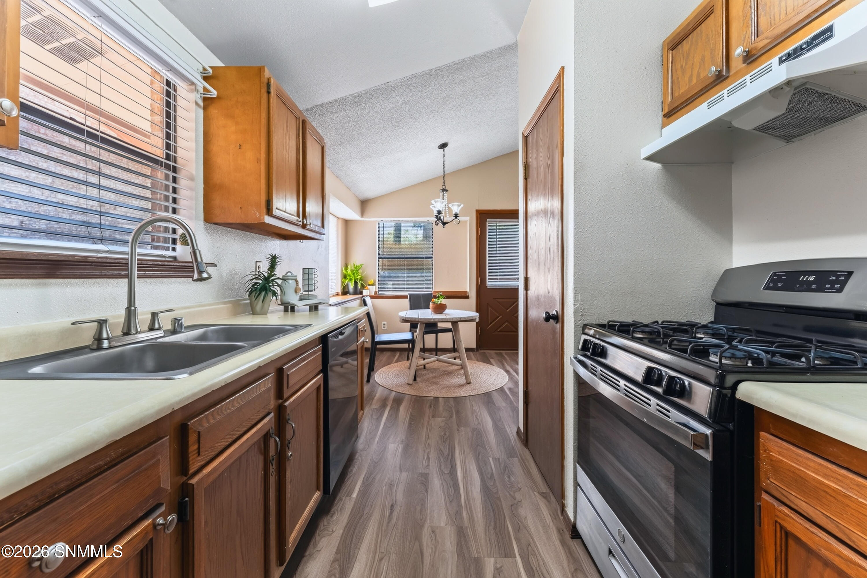 1802 Buchanan Avenue Property Photo 13