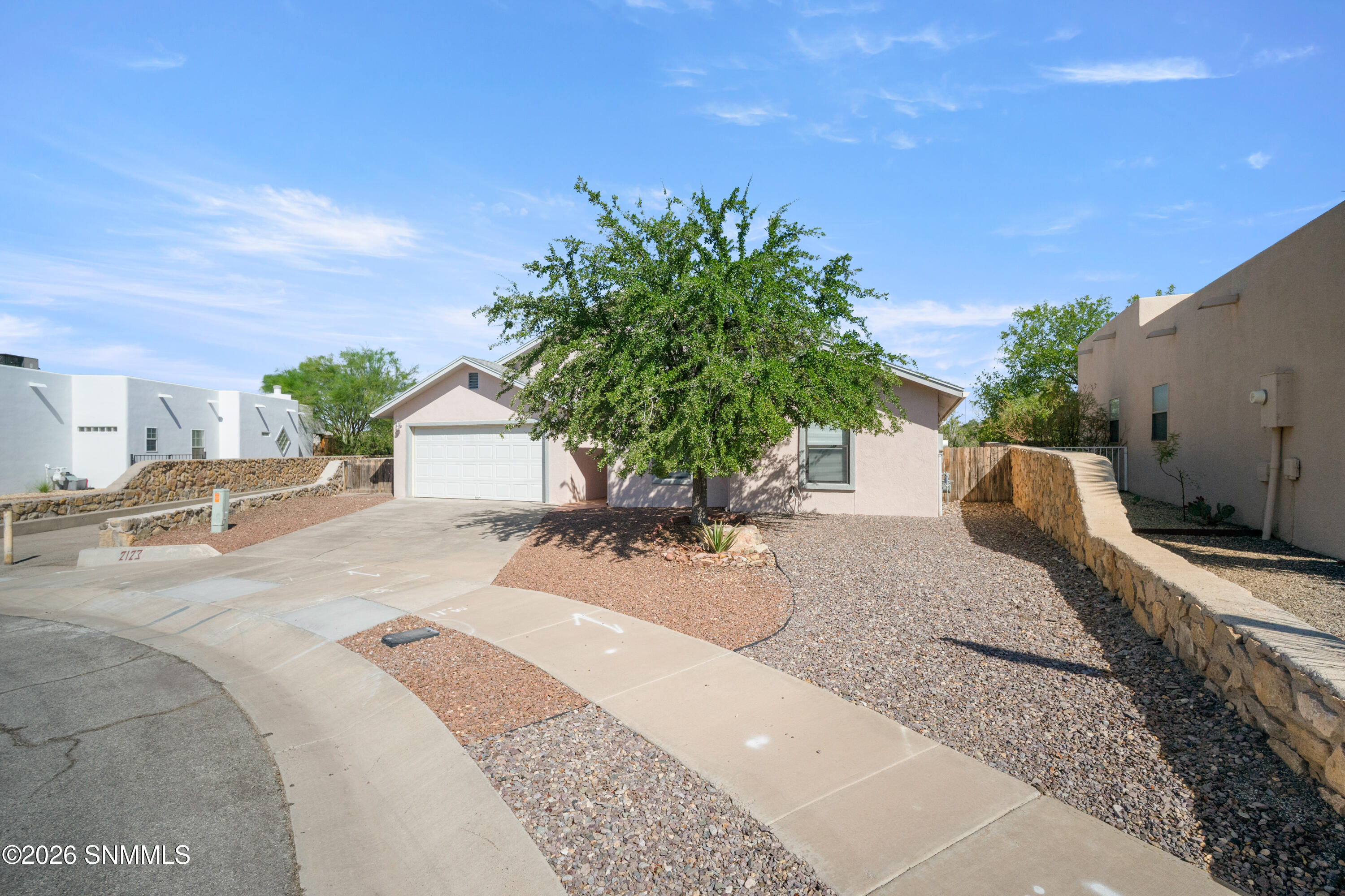 2123 Benton Avenue Property Photo 2