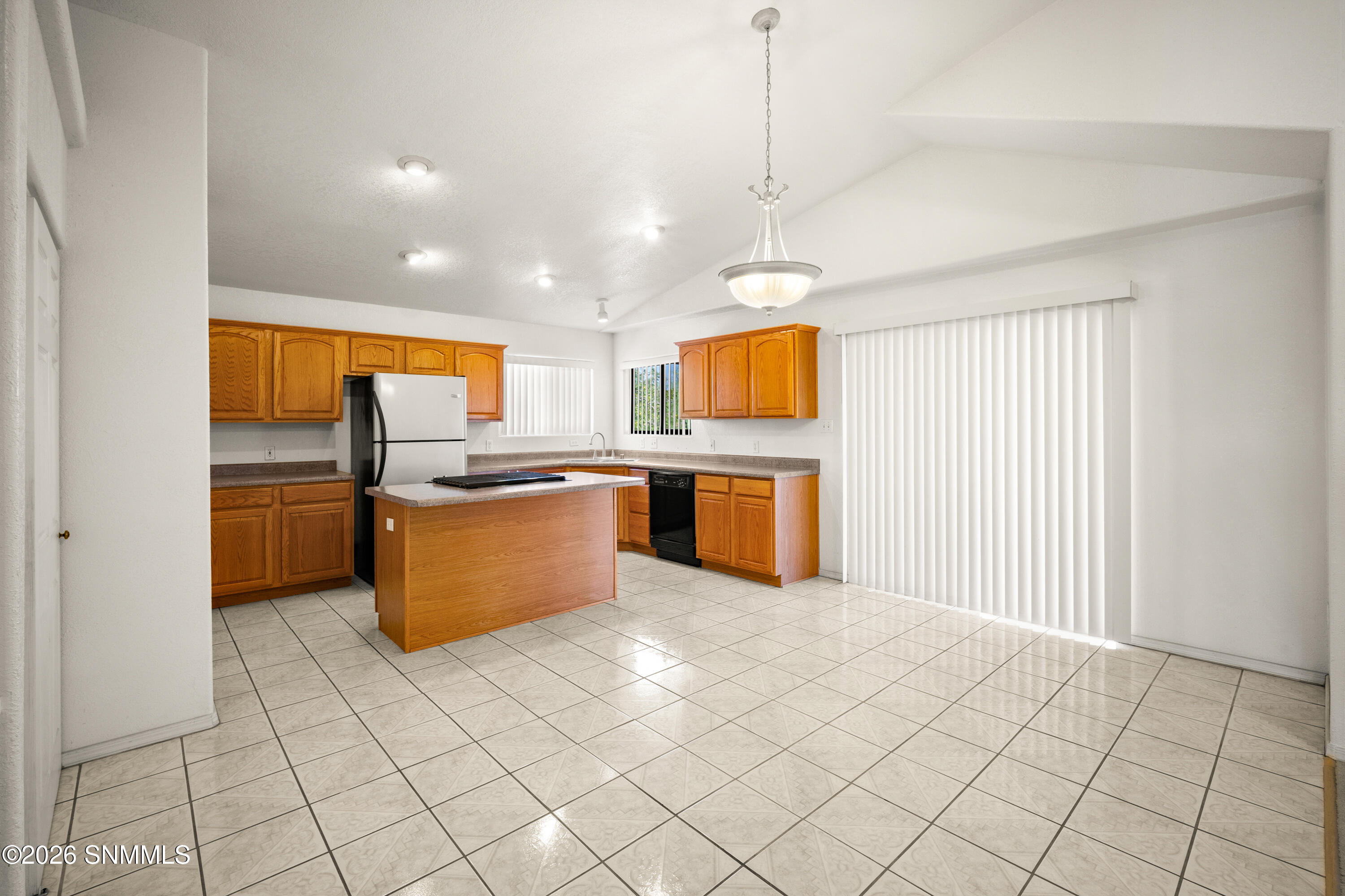 2123 Benton Avenue Property Photo 13