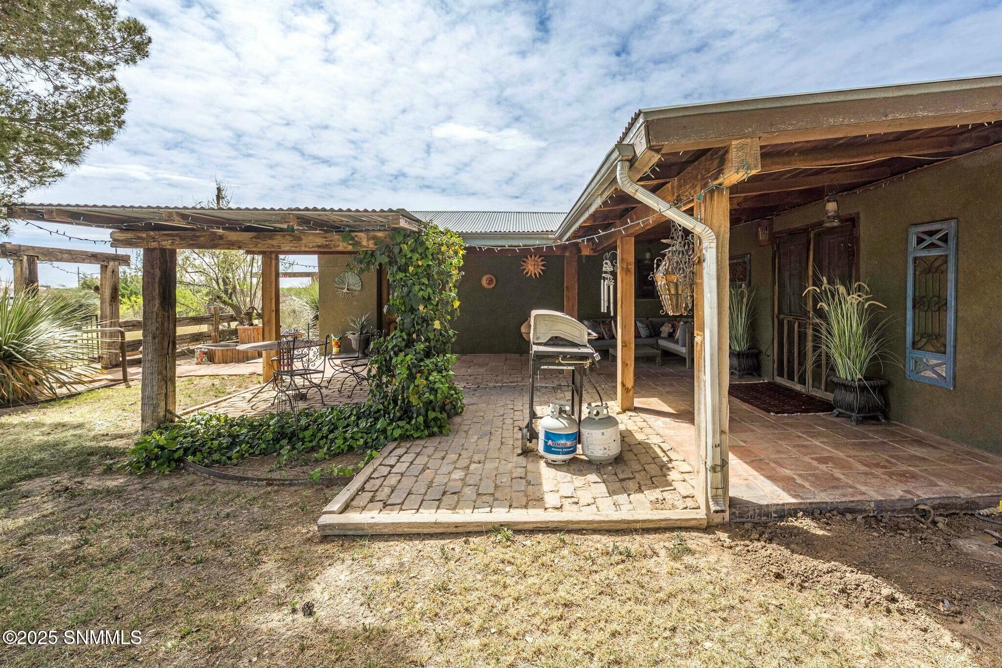 1911 Trails End Road Property Photo 13
