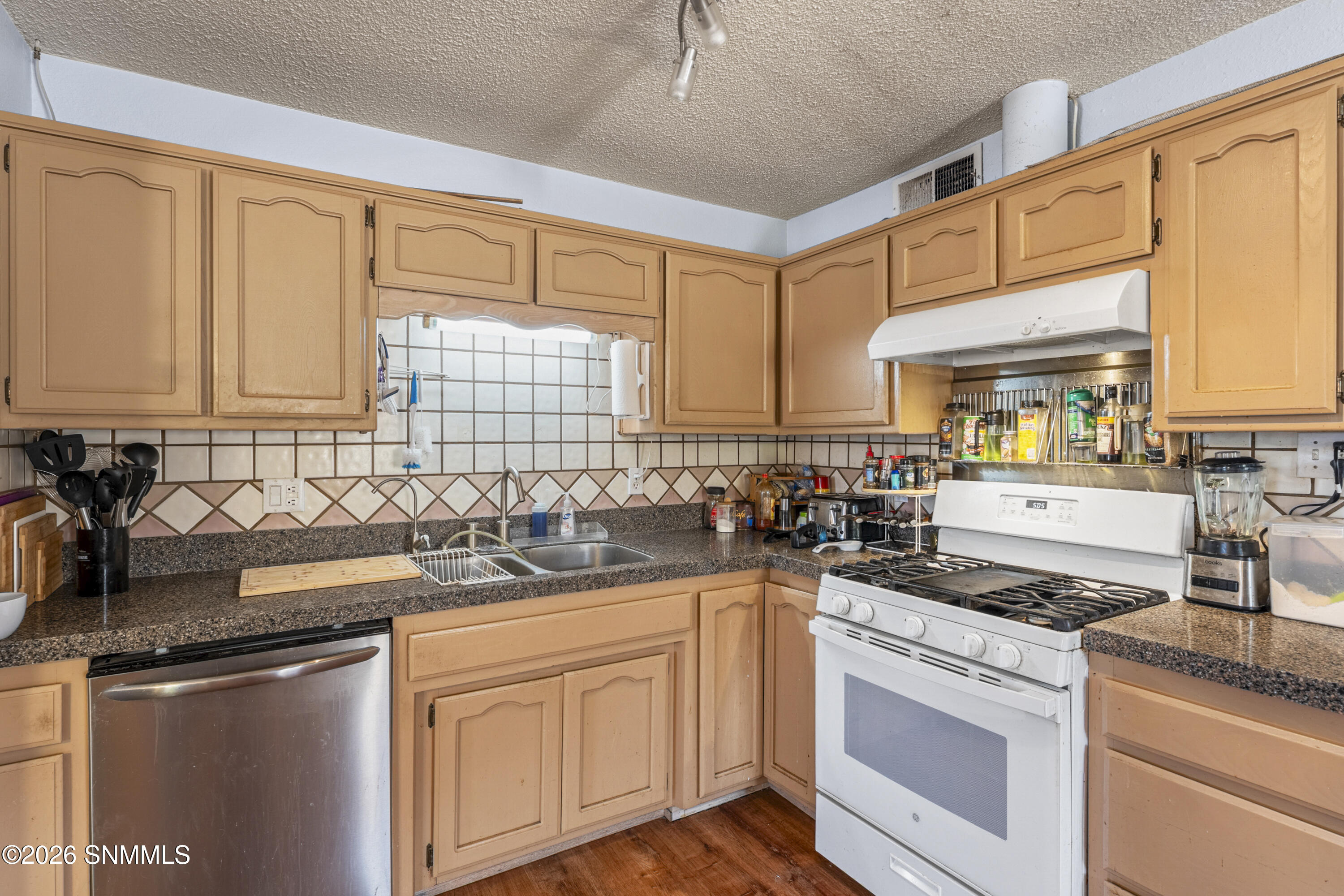 109 Huron Drive Property Photo 18