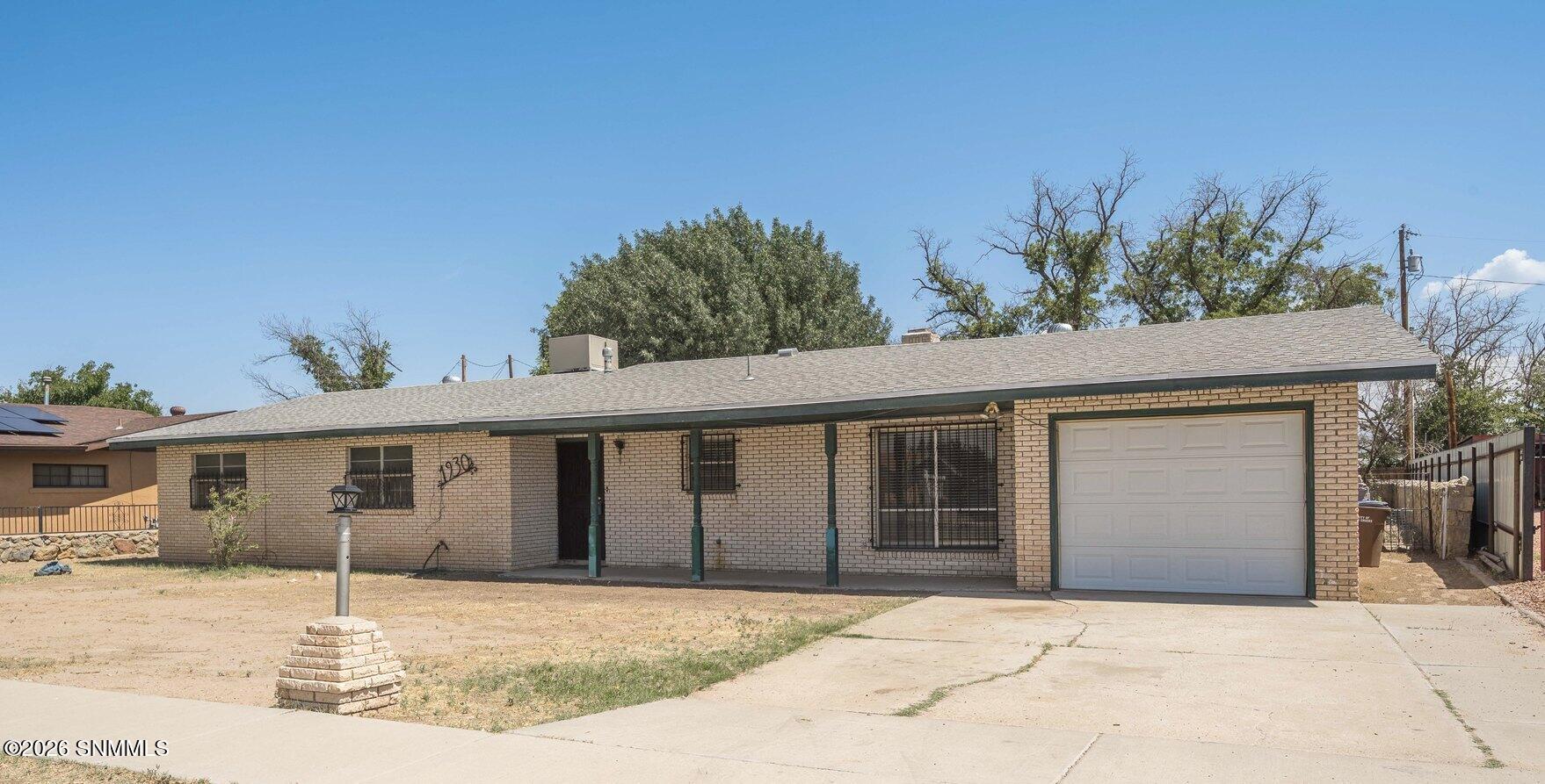 1930 Rosedale Drive Property Photo 2