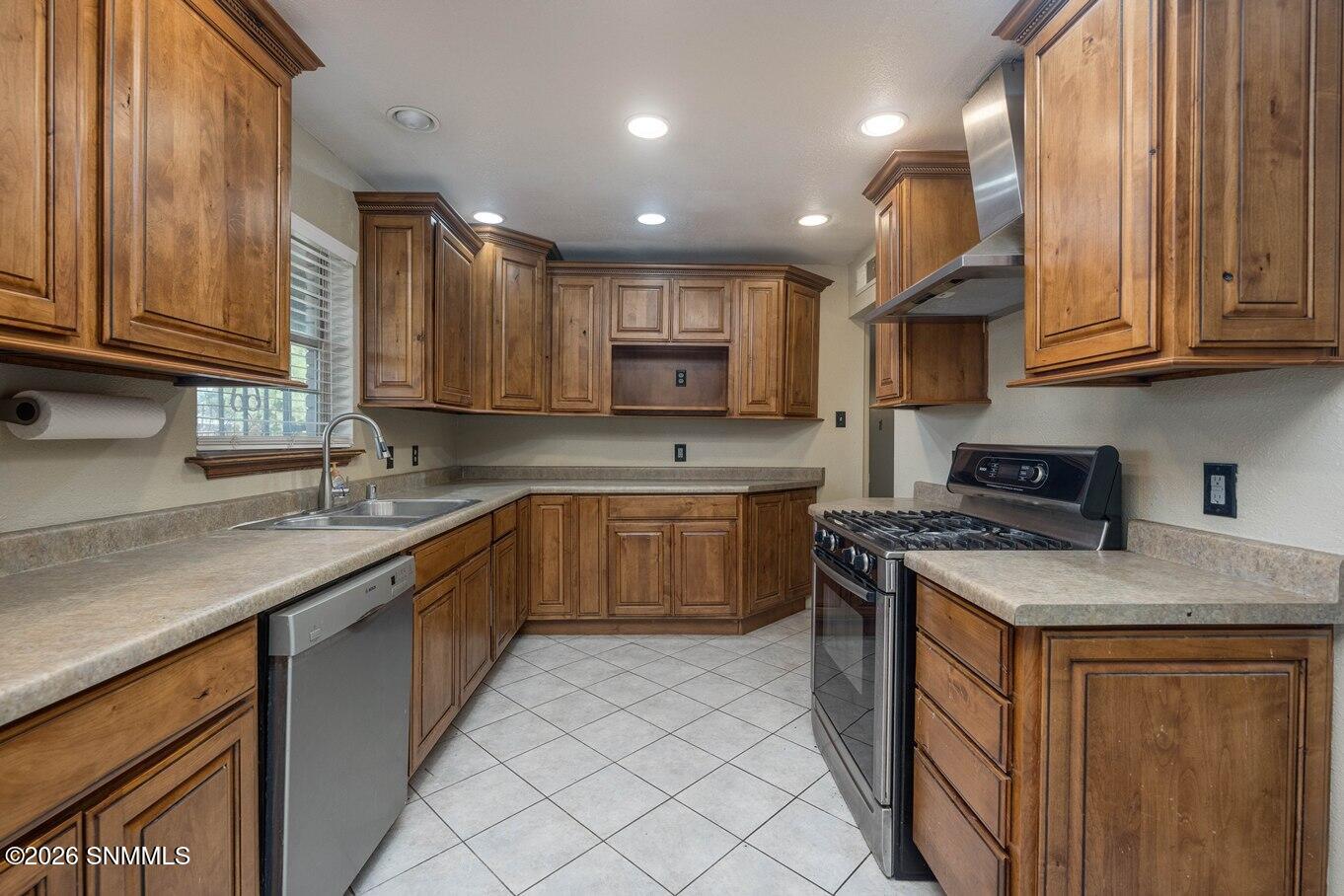 1930 Rosedale Drive Property Photo 8