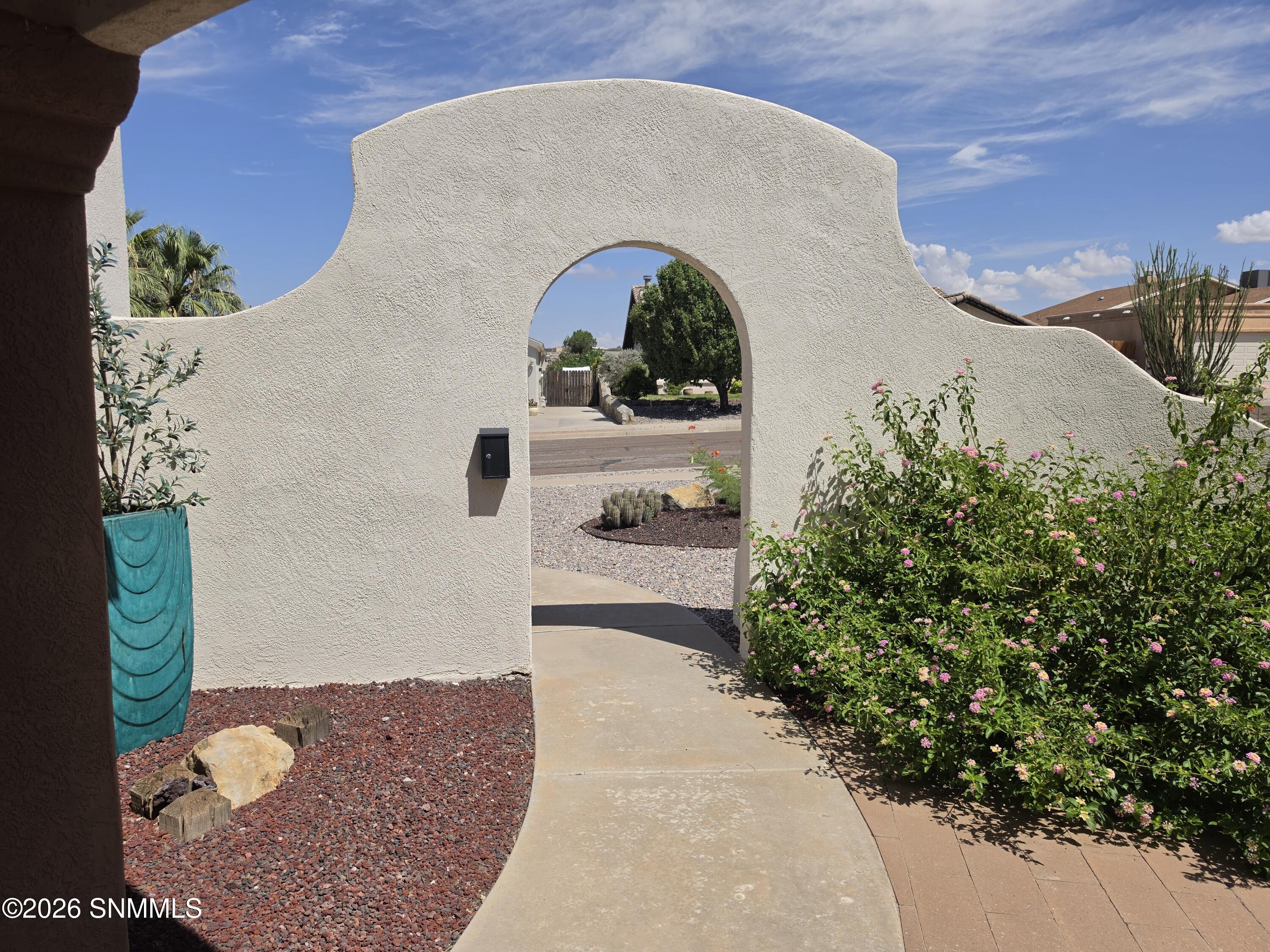 2272 Sunrise Point Road Property Photo 10