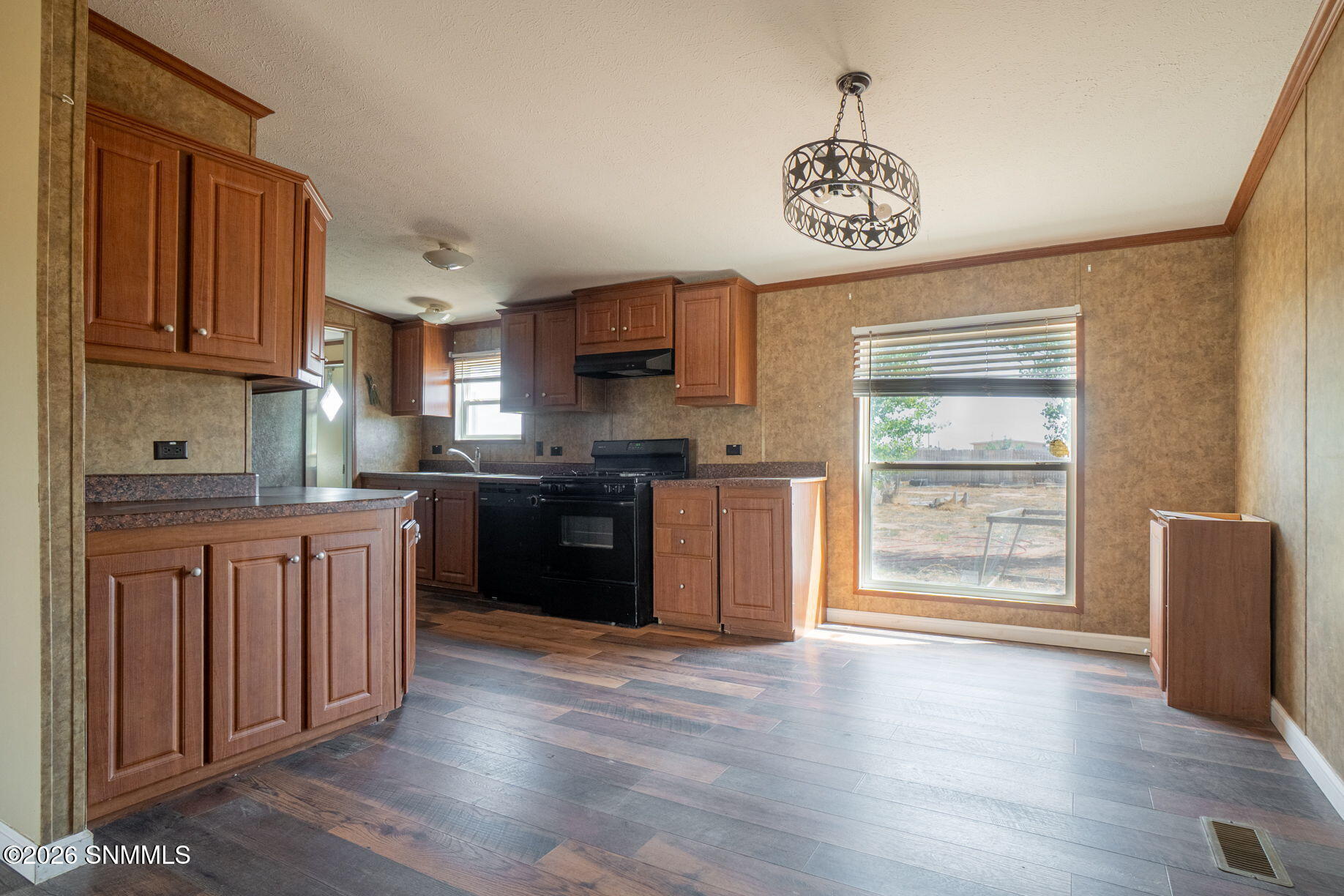 1033 Oasis Drive Property Photo 13
