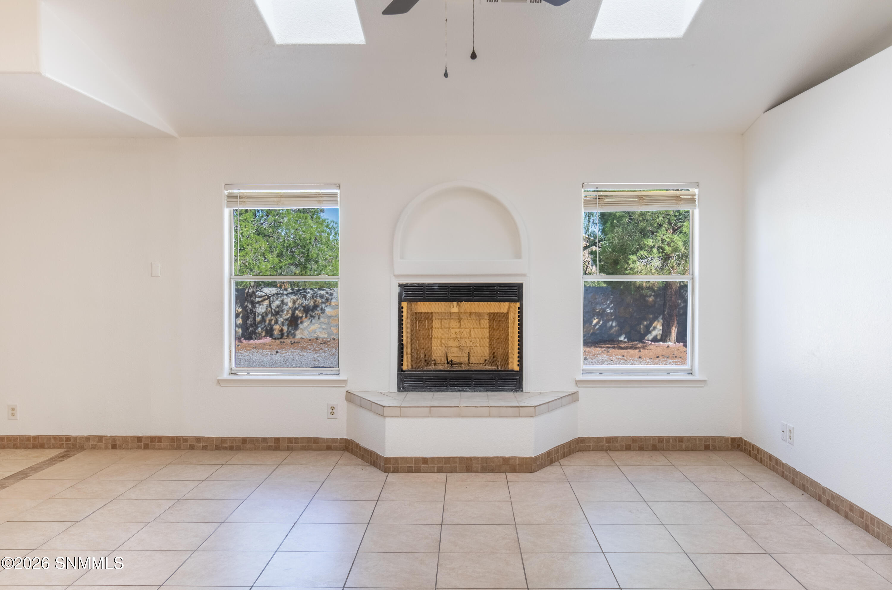 5027 Emerald Street Property Photo 4
