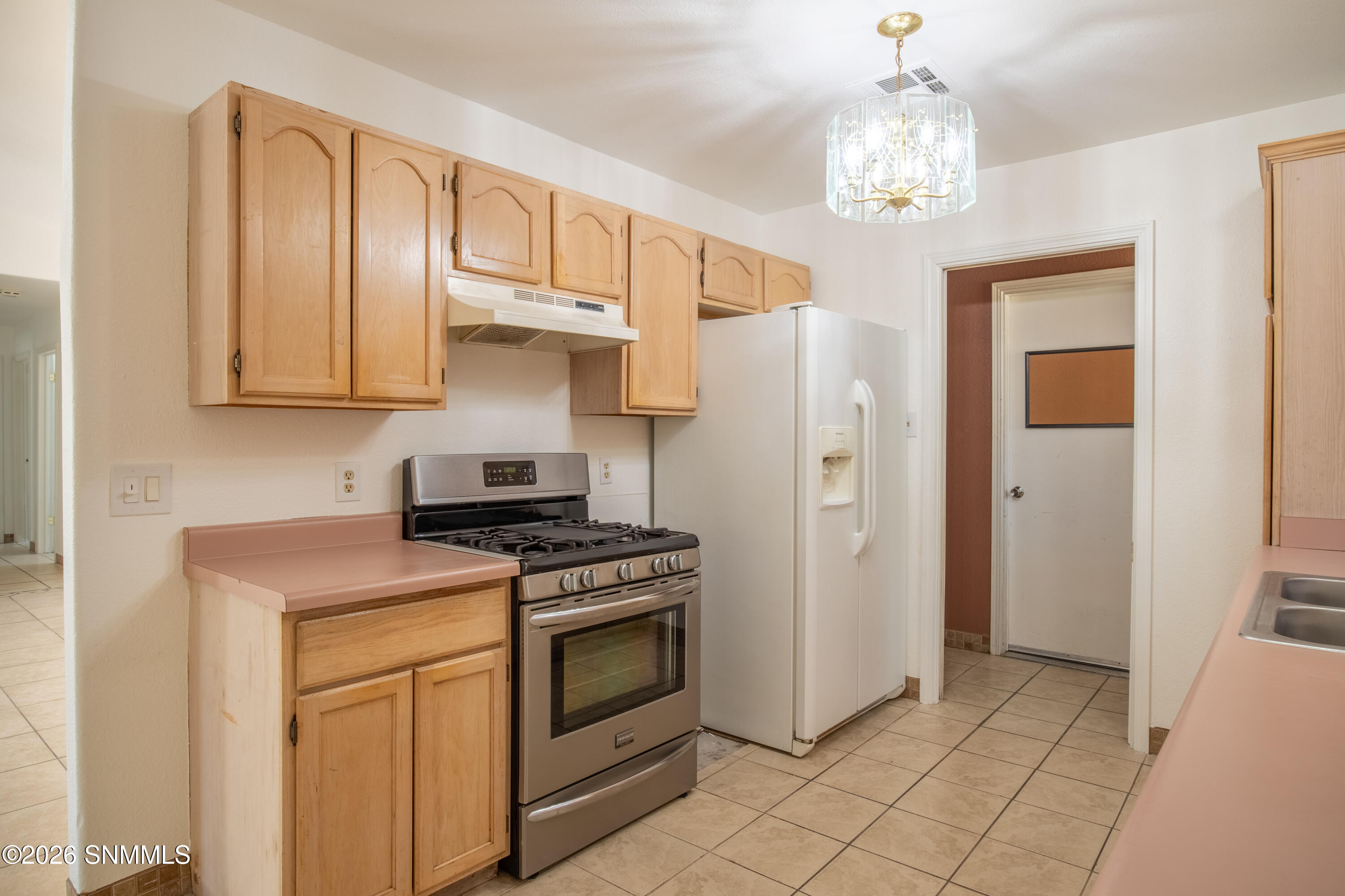 5027 Emerald Street Property Photo 11