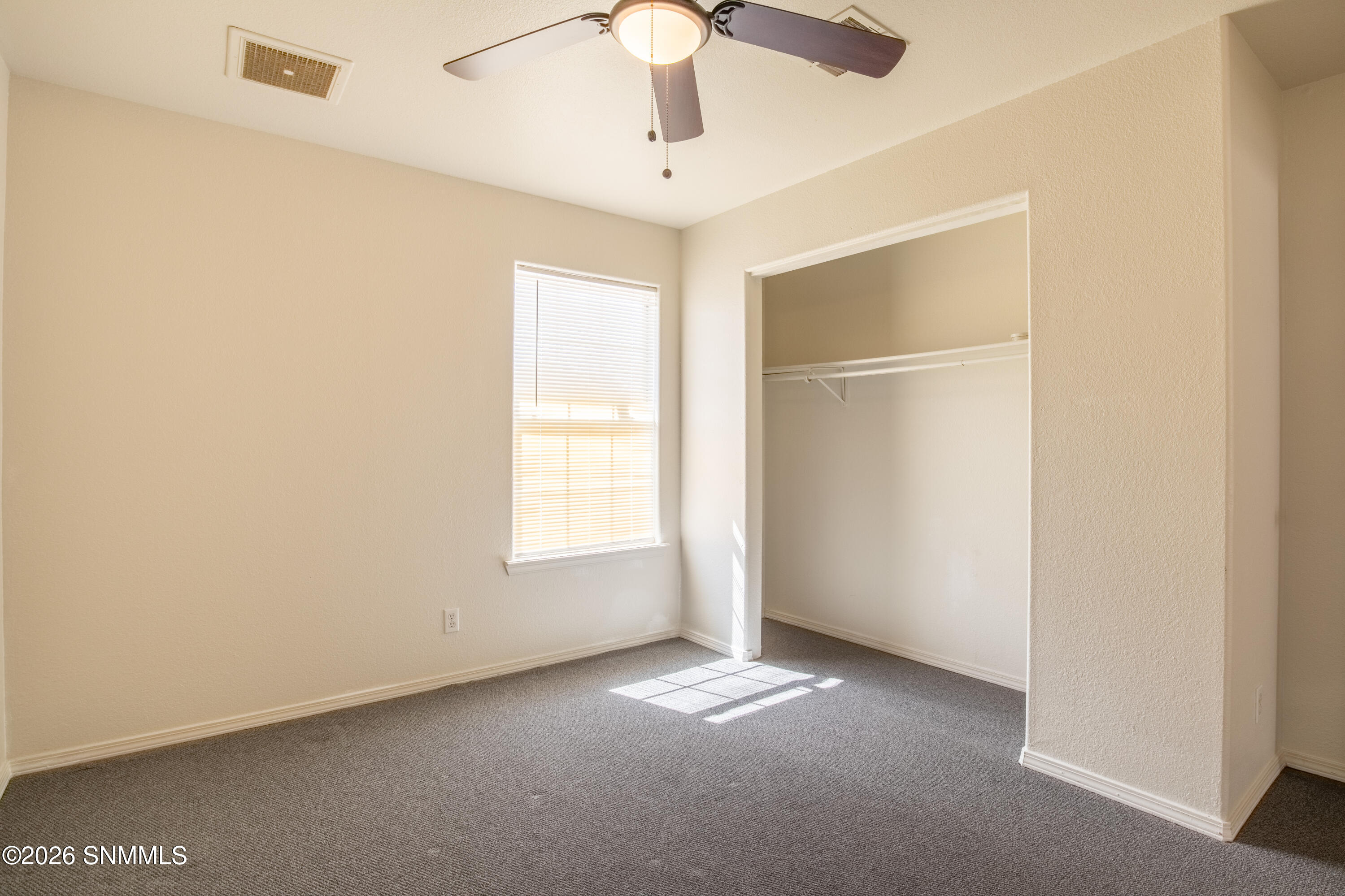 5027 Emerald Street Property Photo 16