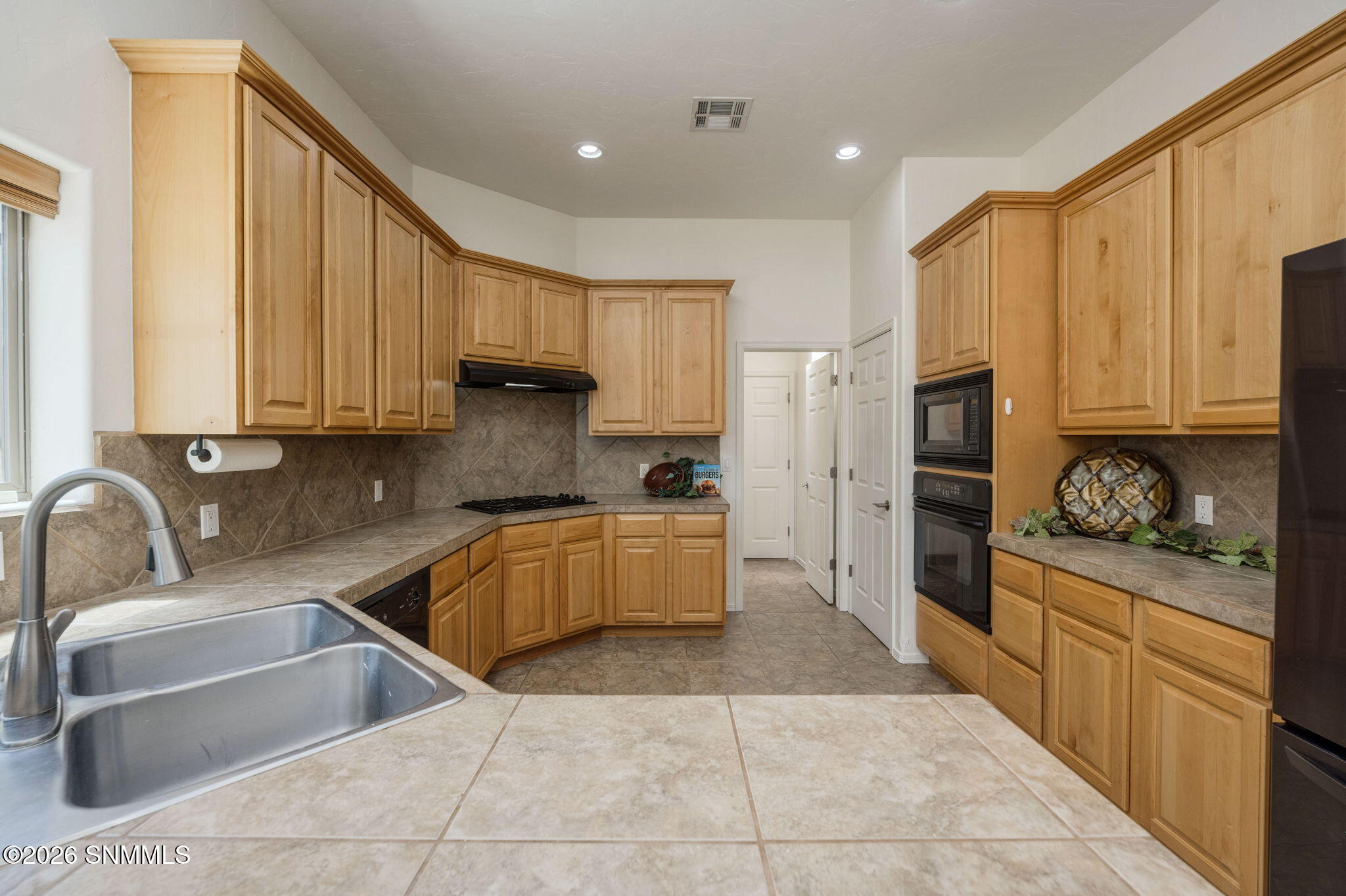1900 N Sonoma Ranch Boulevard Property Photo 15