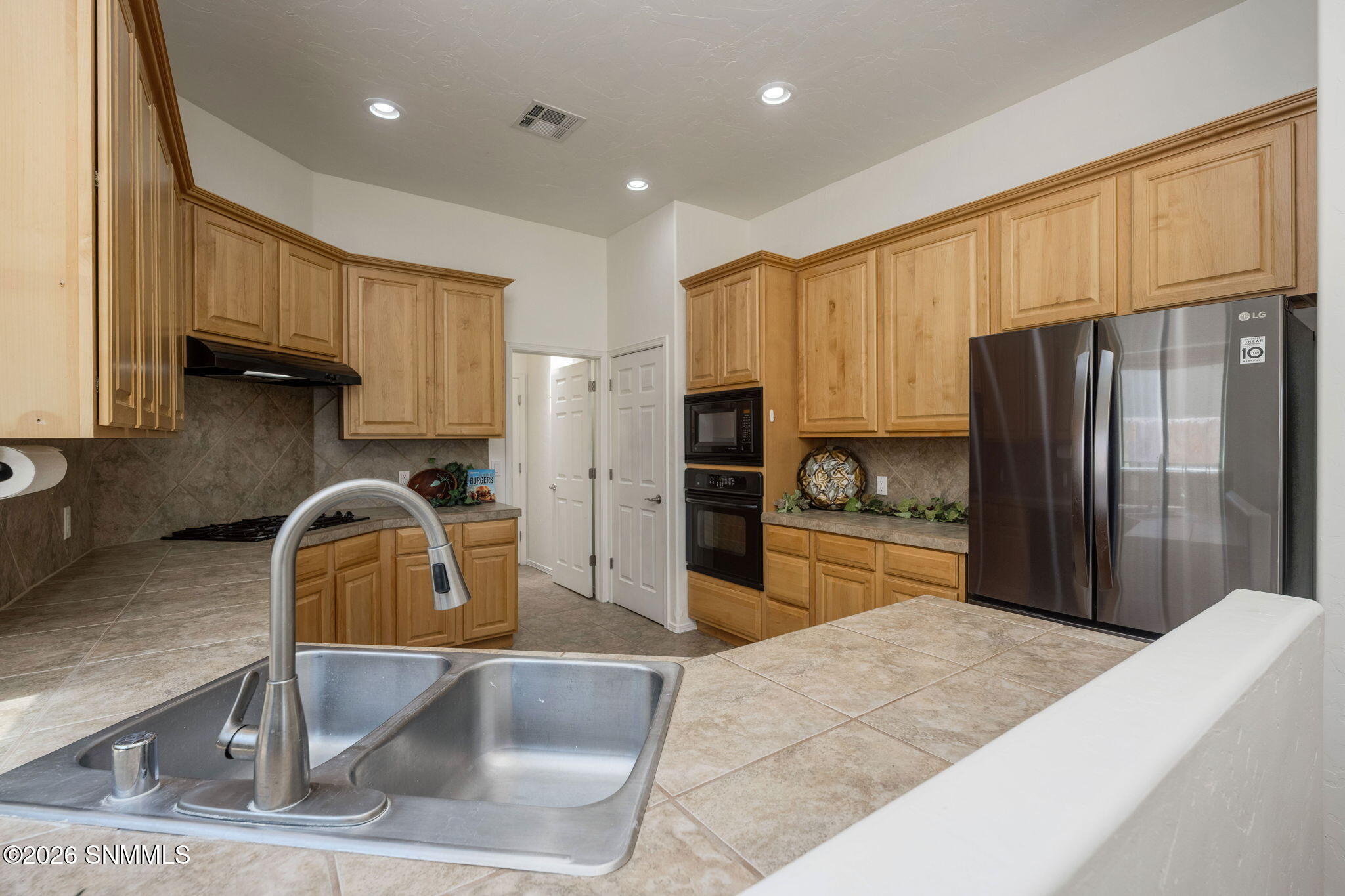 1900 N Sonoma Ranch Boulevard Property Photo 17
