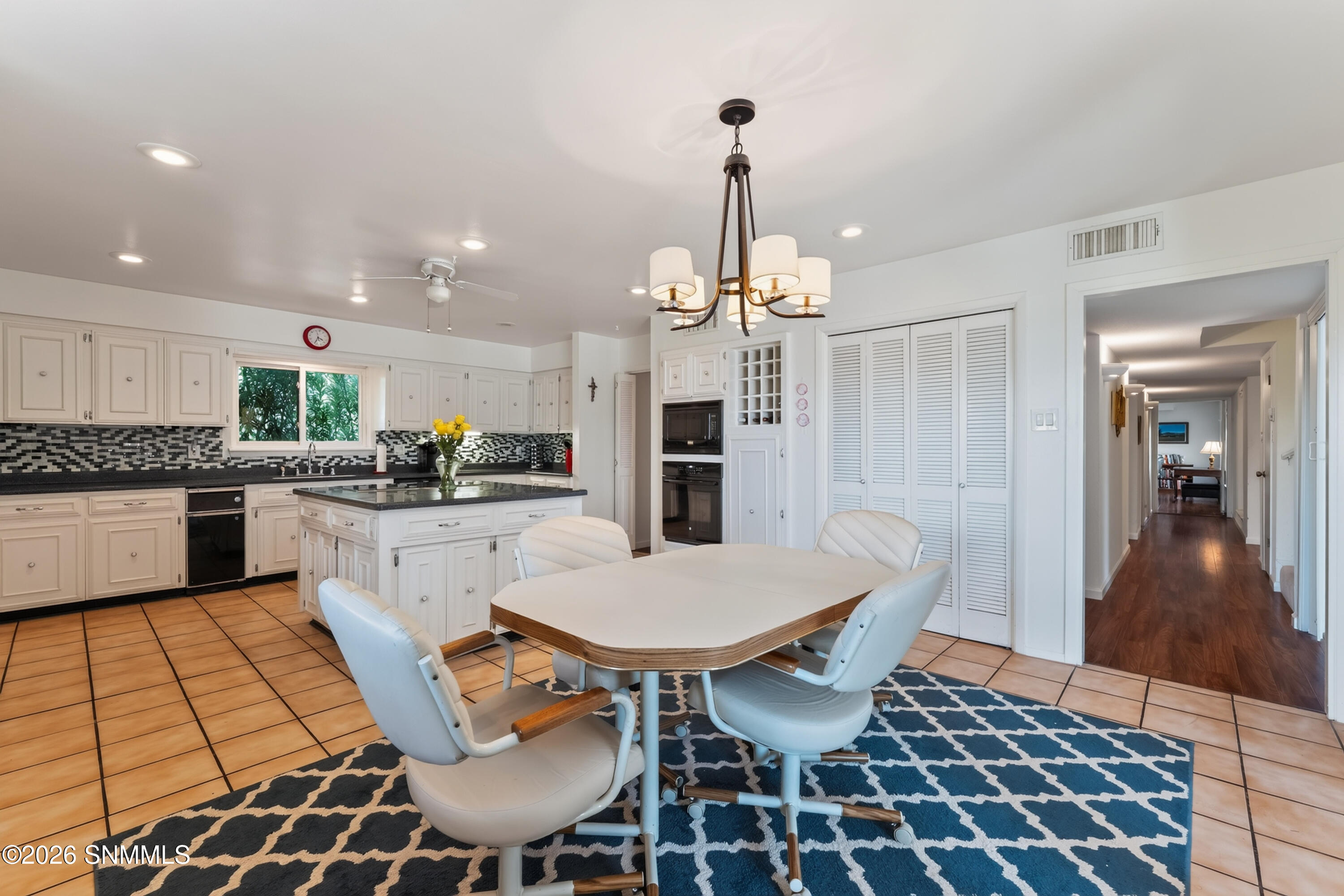 208 Magic Shadow Drive Property Photo 17