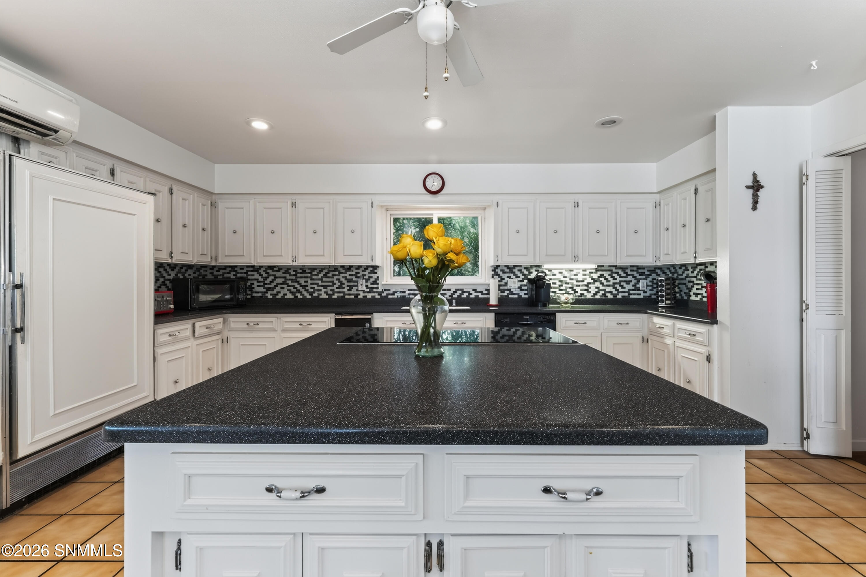 208 Magic Shadow Drive Property Photo 18