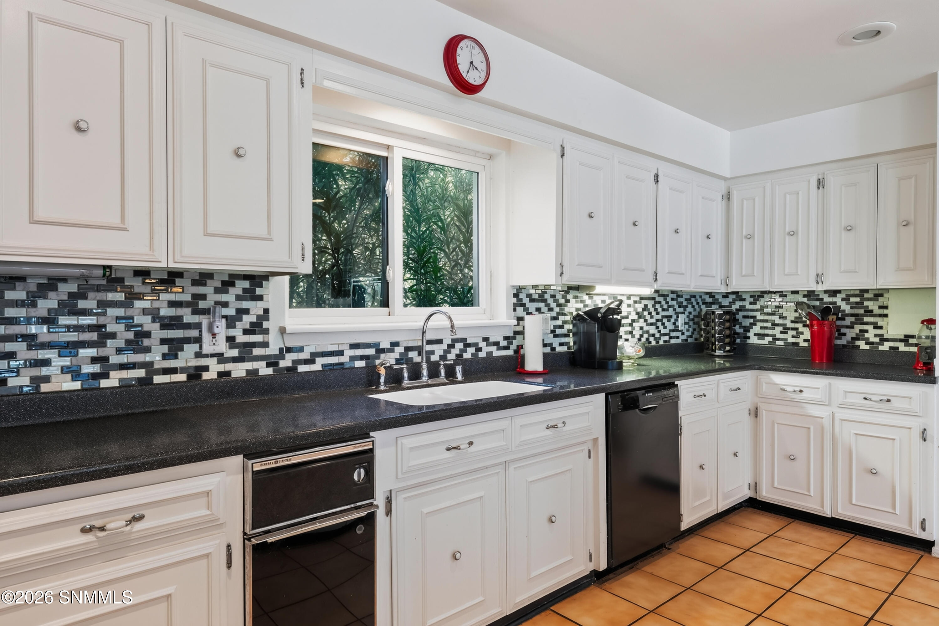 208 Magic Shadow Drive Property Photo 20