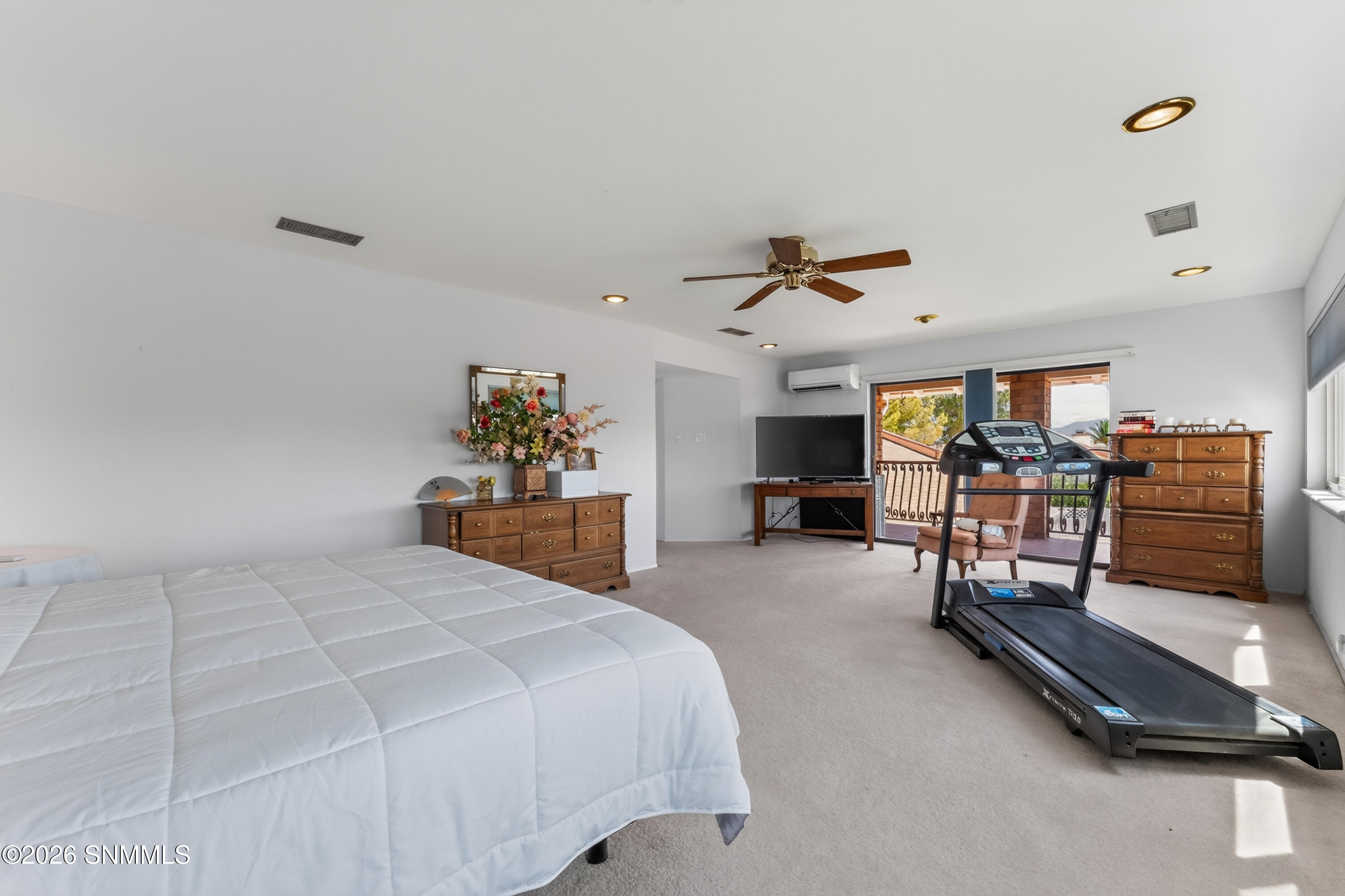 208 Magic Shadow Drive Property Photo 34
