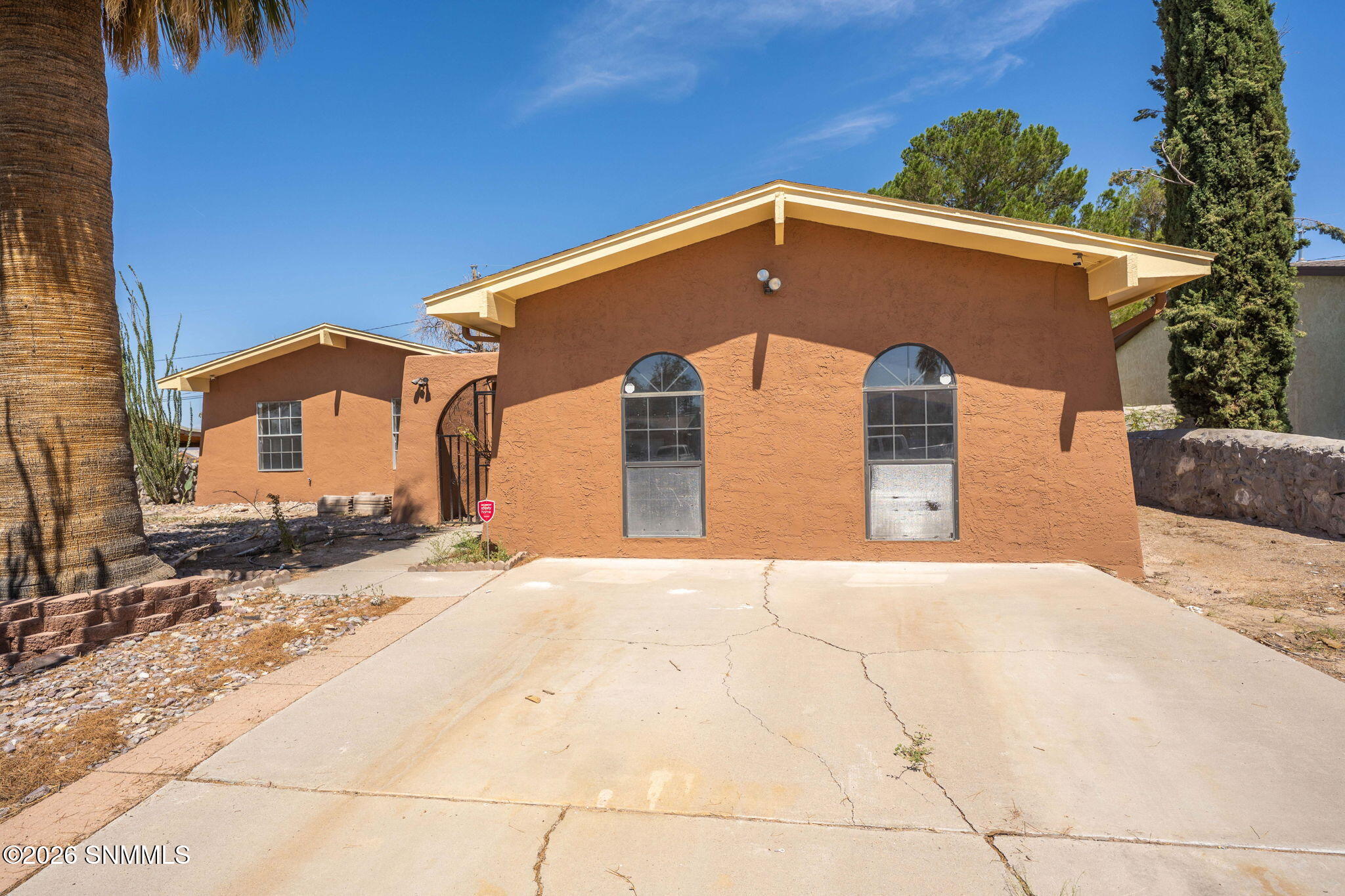 1853 Seldon Avenue Property Photo 3