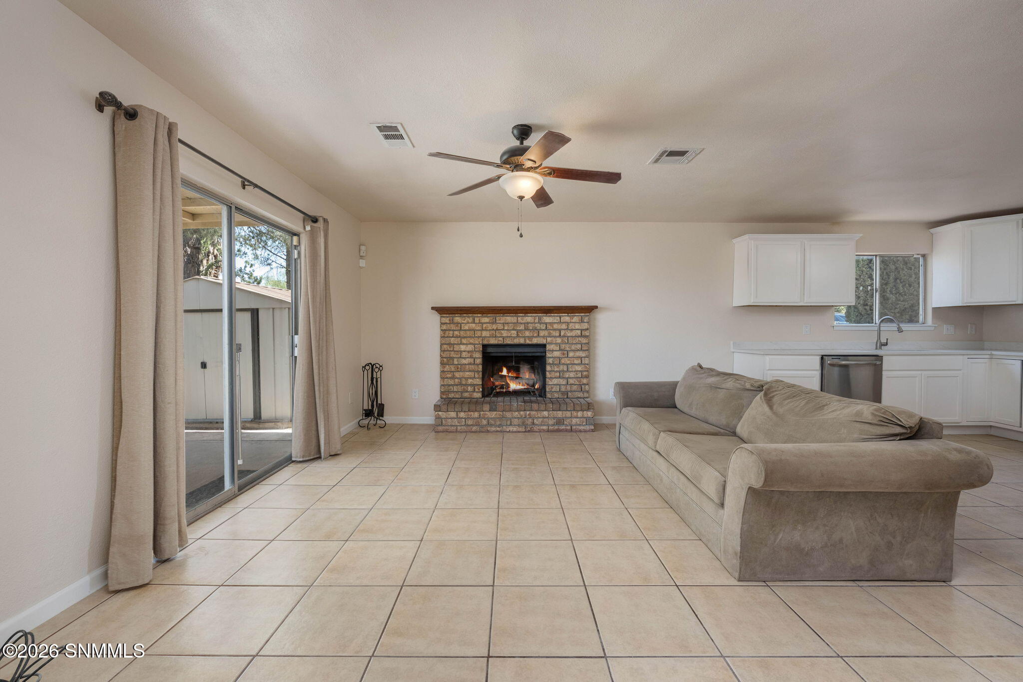1853 Seldon Avenue Property Photo 9