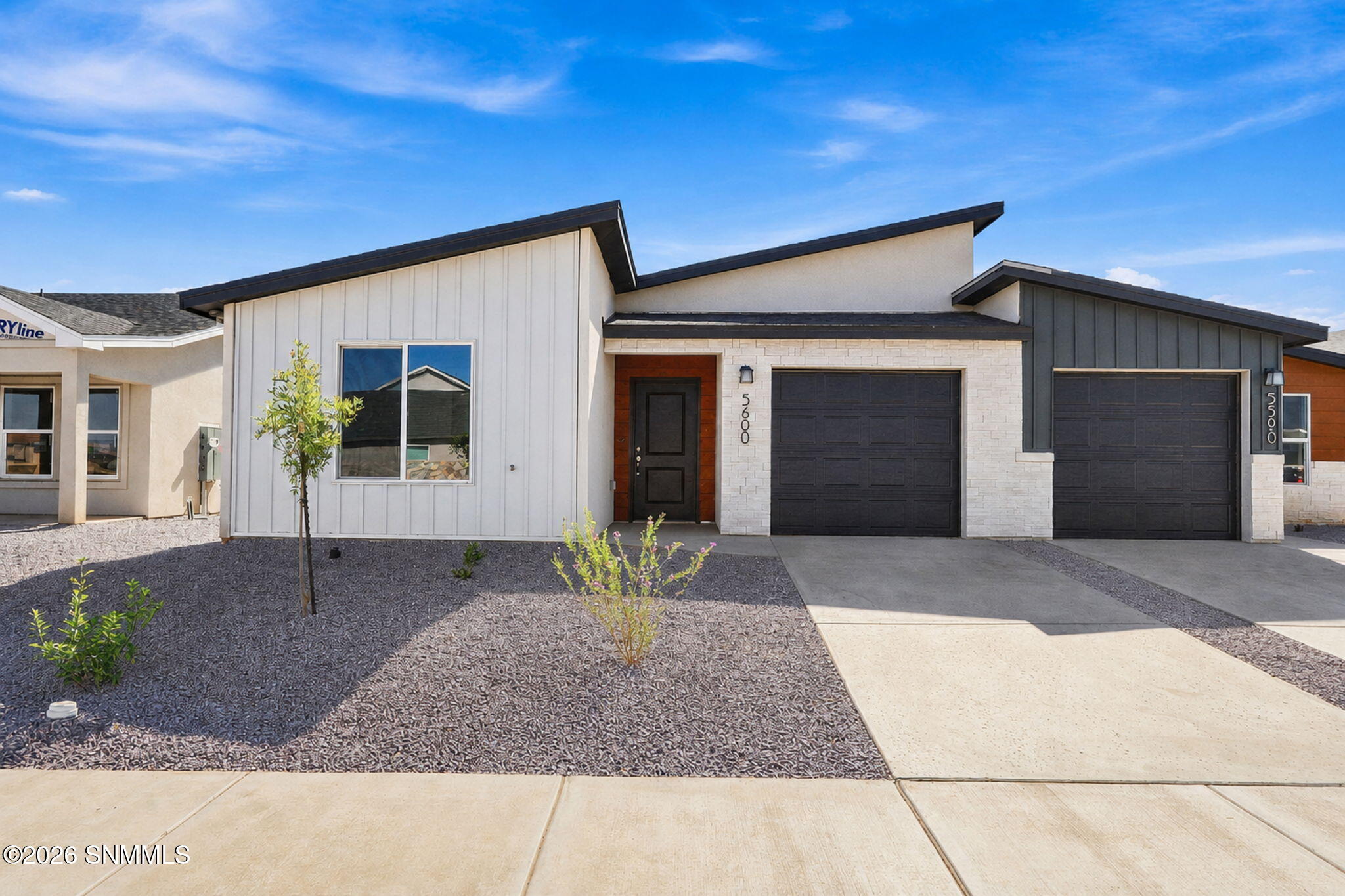 5600 Primorosa Place Property Photo 3