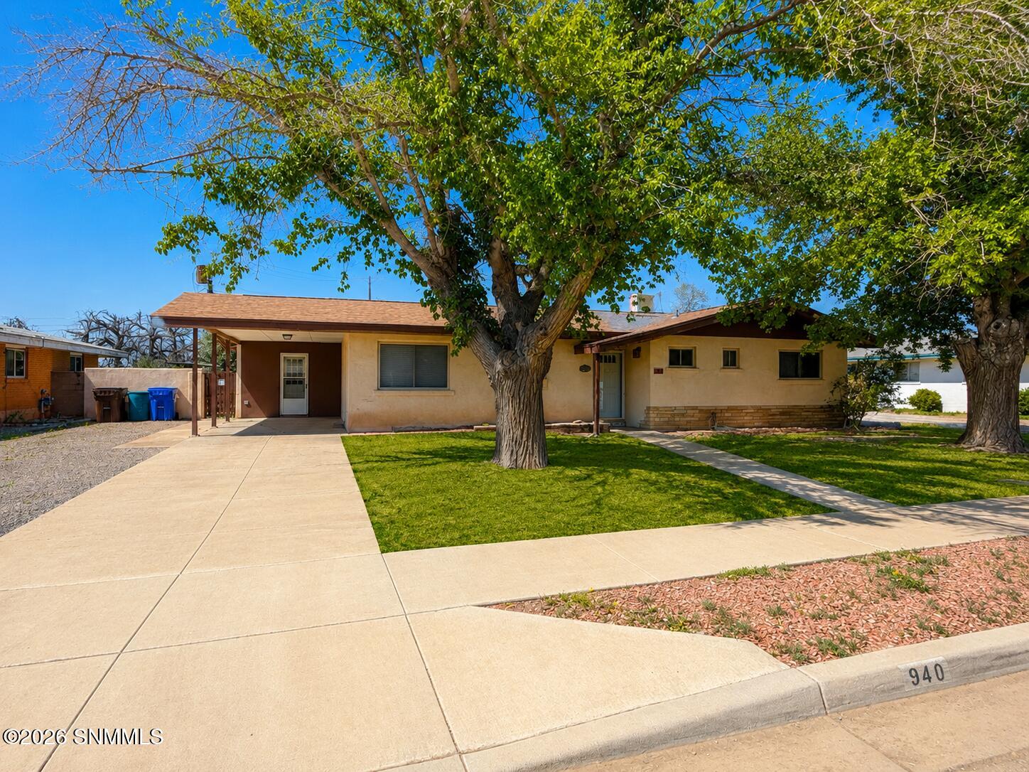 940 Calle Del Sol Property Photo 2