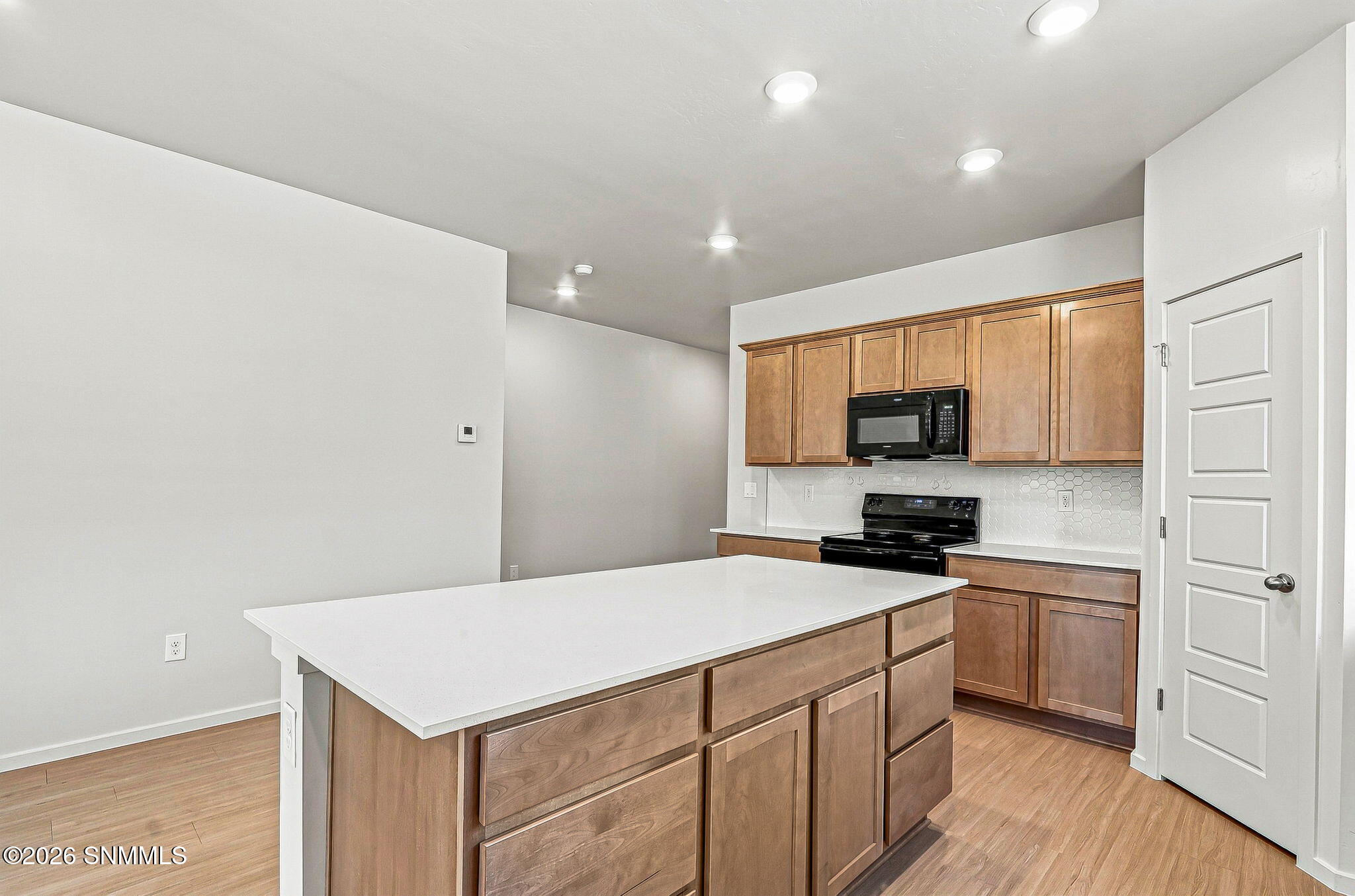 5570 Primorosa Place Property Photo 11
