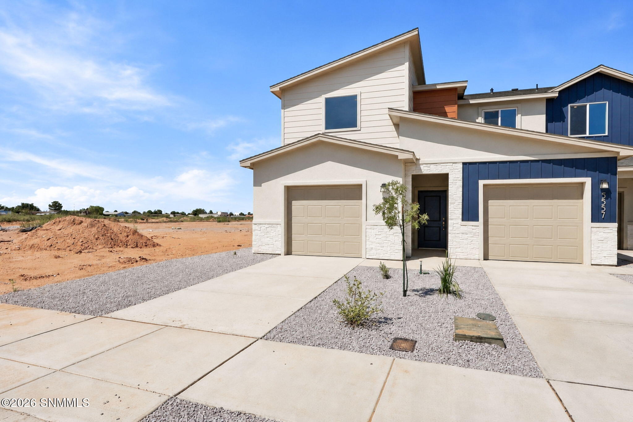 5547 Primorosa Place Property Photo 1