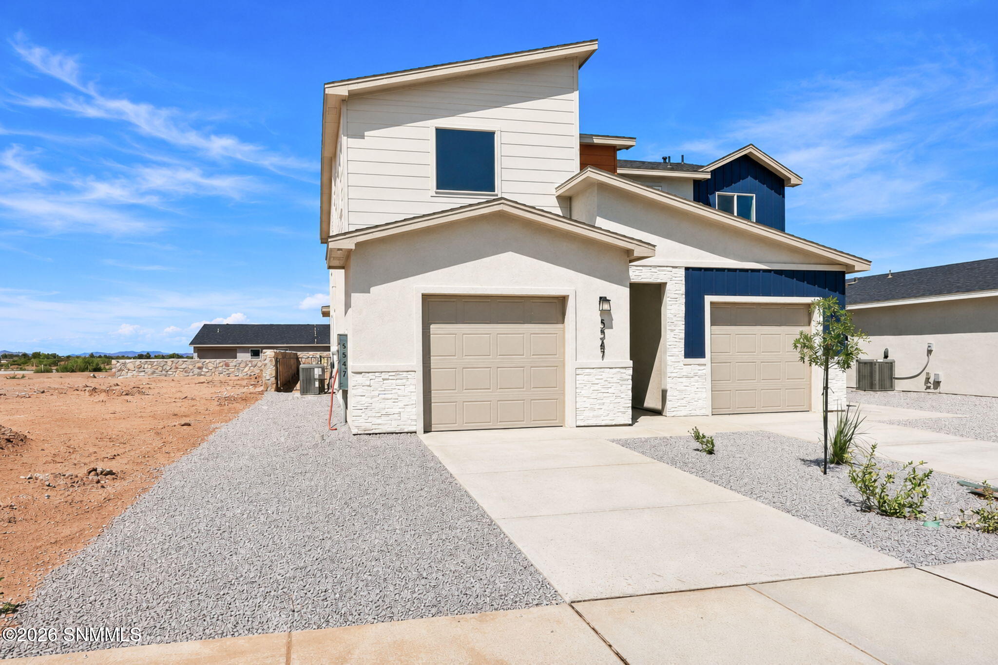 5547 Primorosa Place Property Photo 3