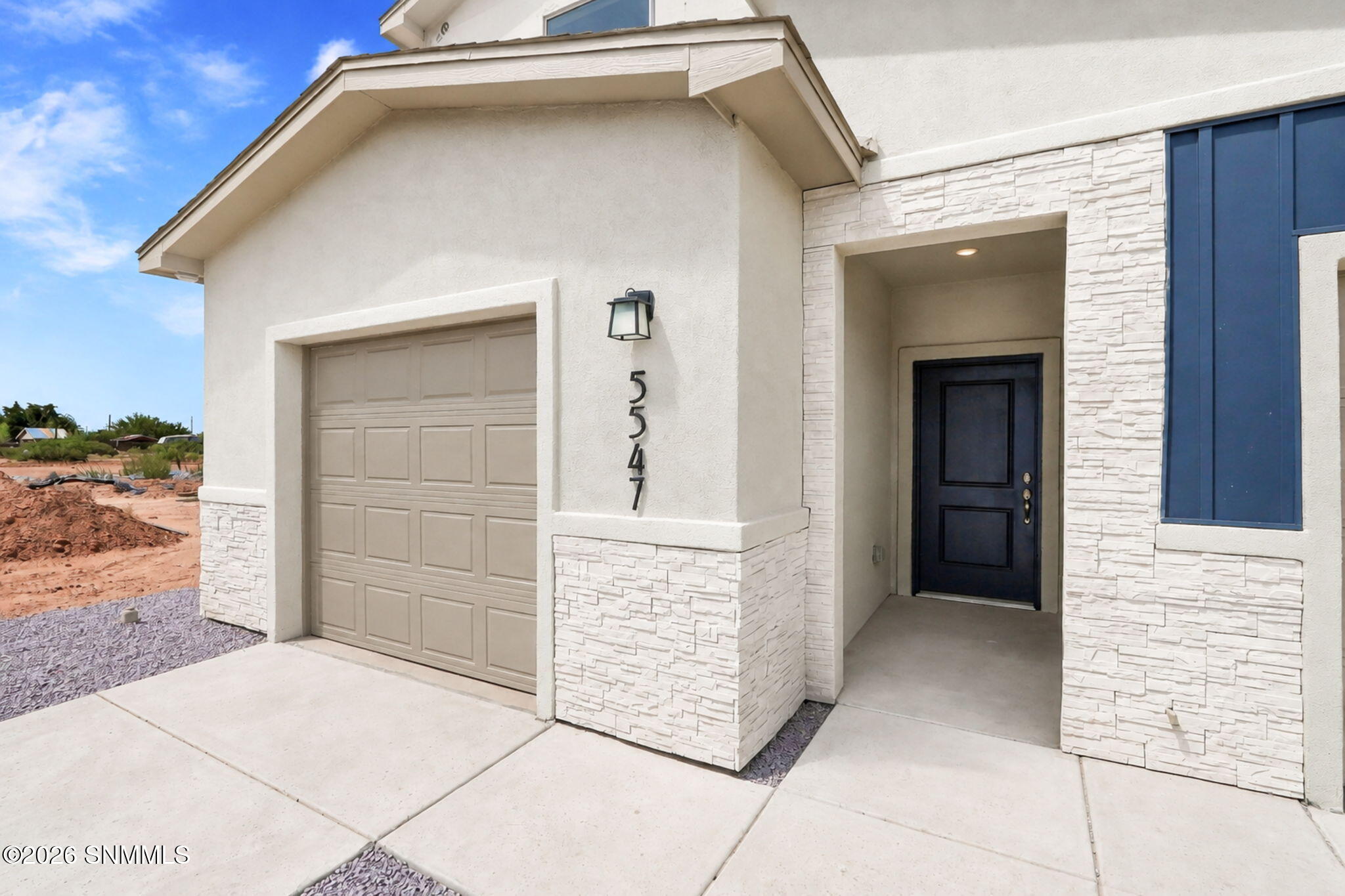 5547 Primorosa Place Property Photo 4