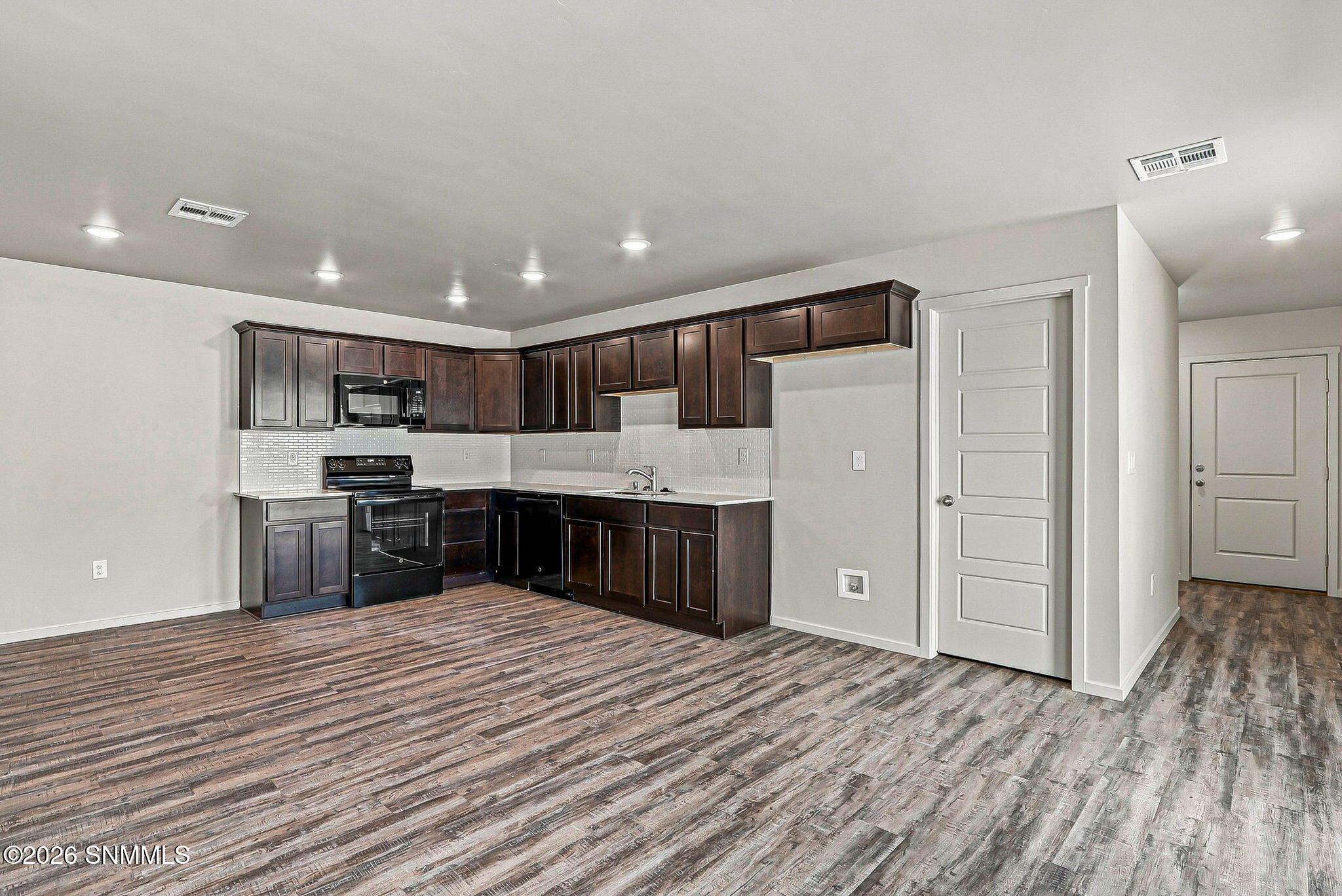 5589 Sierra Verde Place Property Photo 8