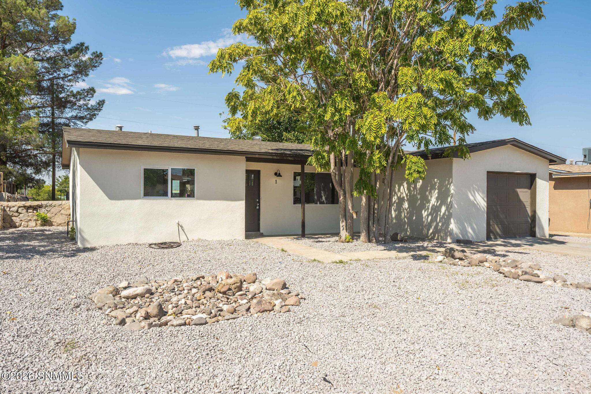 1309 Eucalyptus Drive Property Photo 2