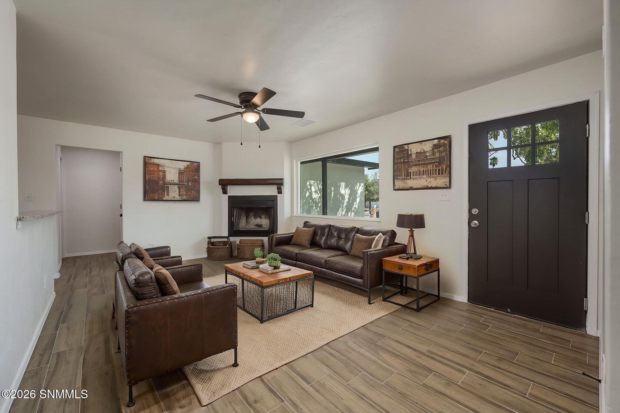 1309 Eucalyptus Drive Property Photo 6