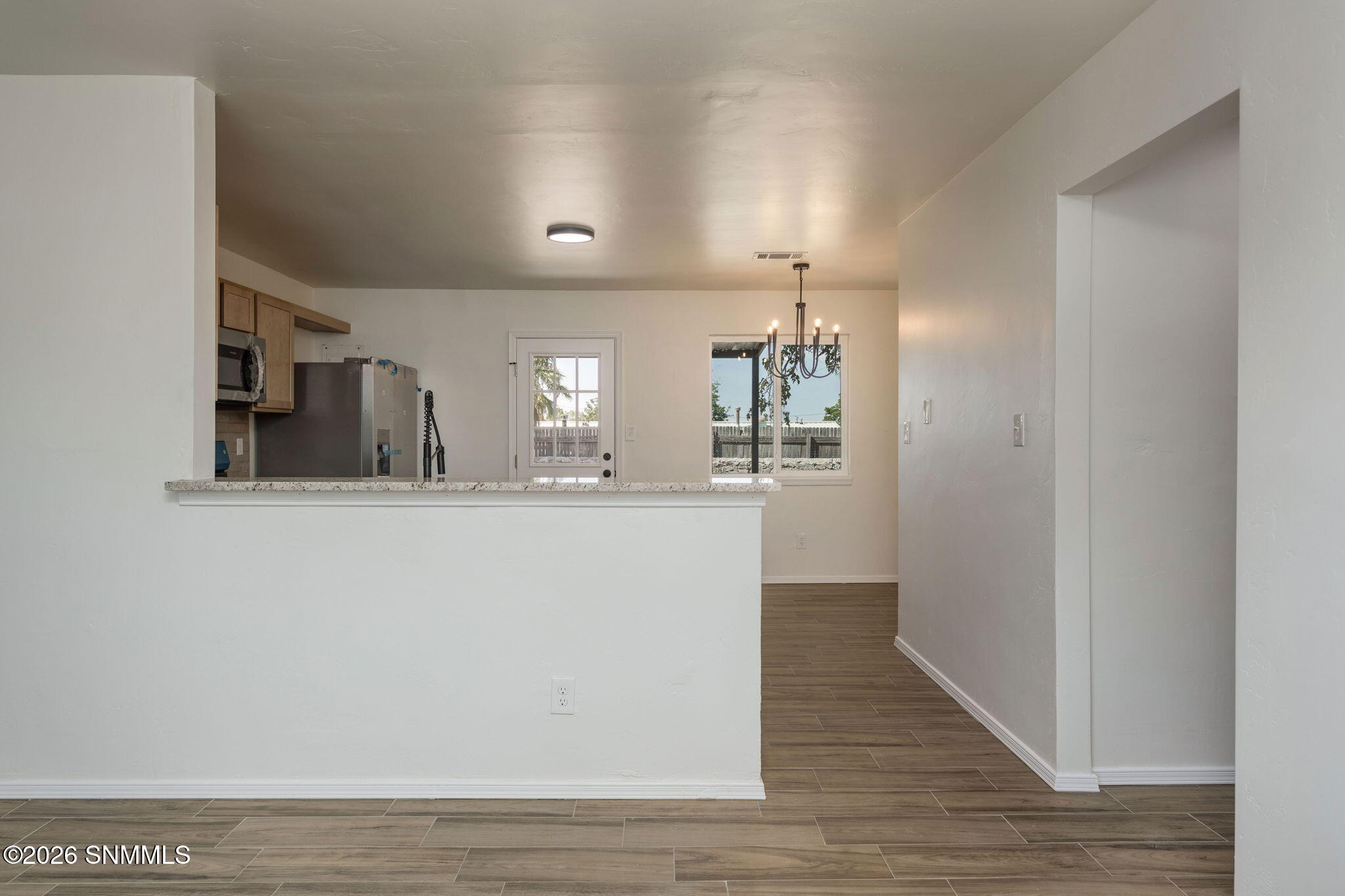 1309 Eucalyptus Drive Property Photo 8