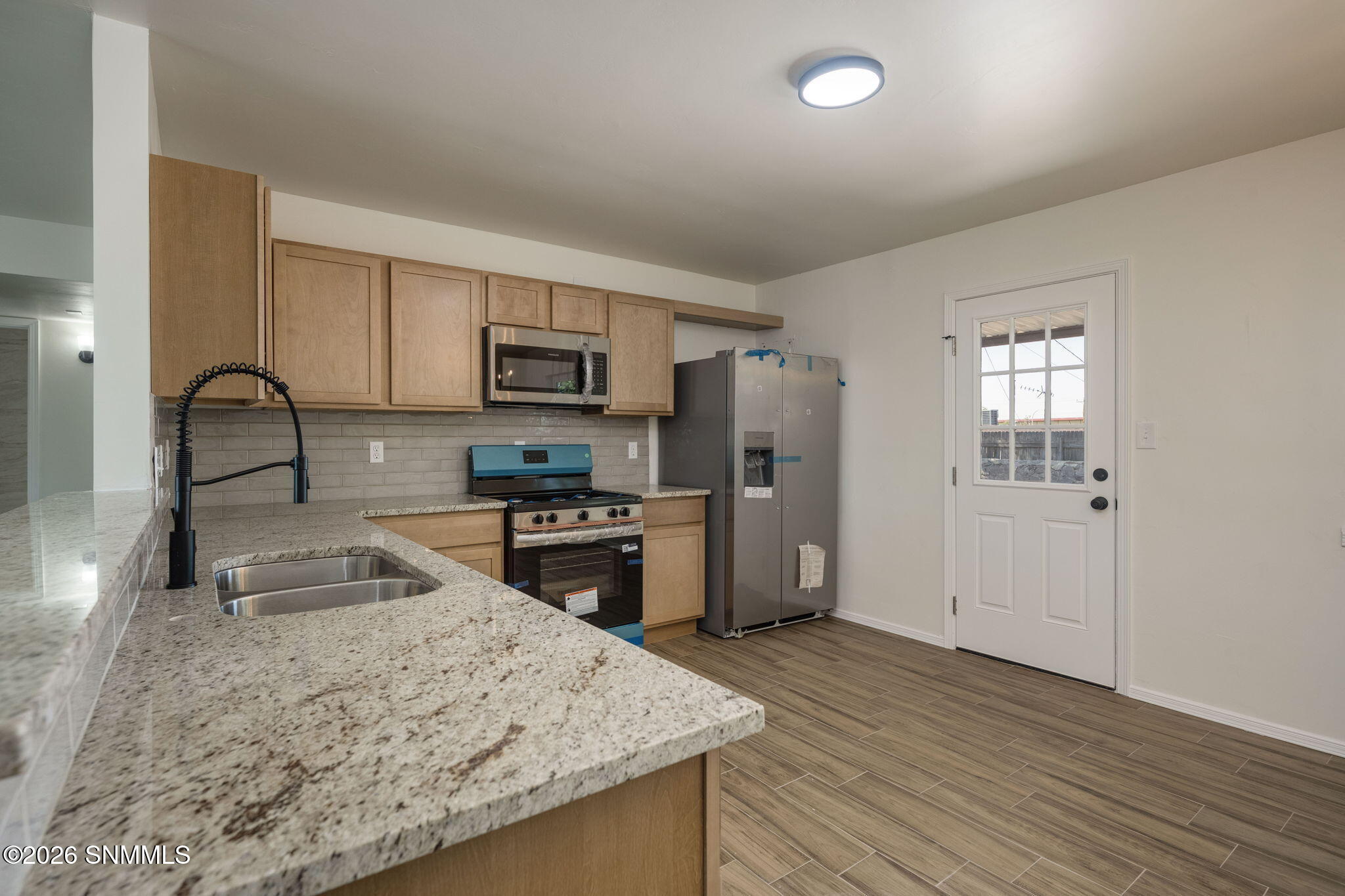 1309 Eucalyptus Drive Property Photo 9