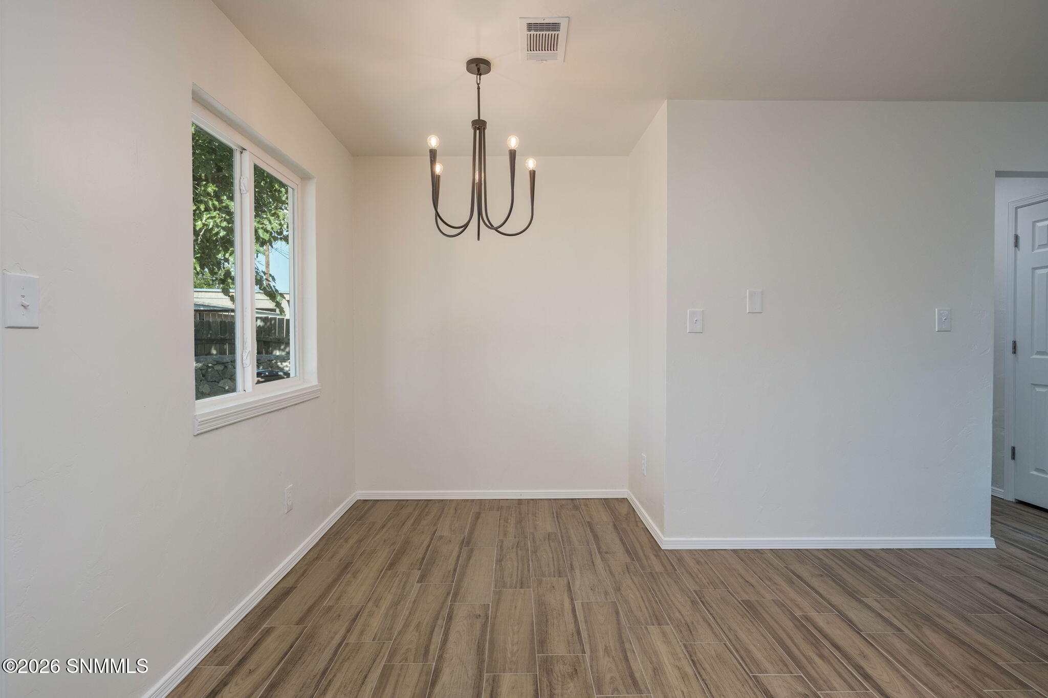 1309 Eucalyptus Drive Property Photo 12