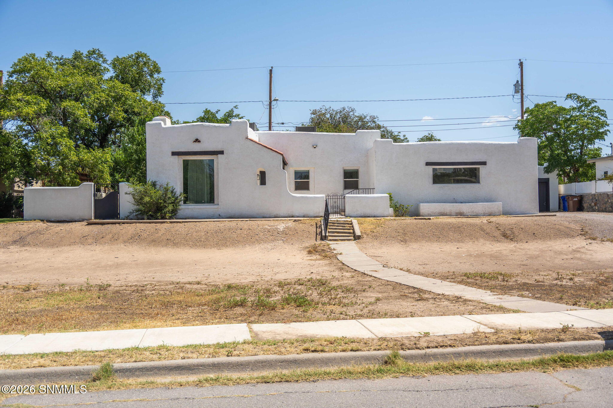 1040 Hess Terrace Property Photo 3