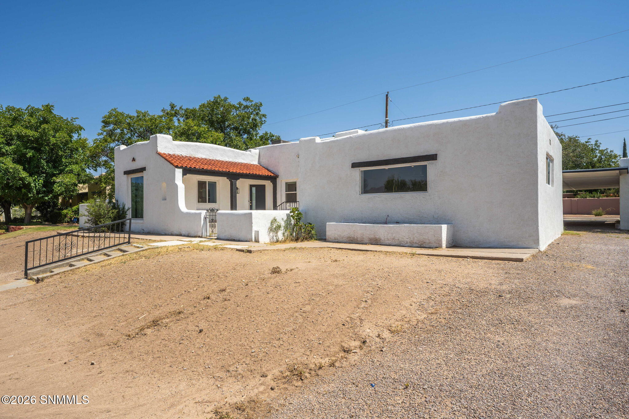 1040 Hess Terrace Property Photo 4