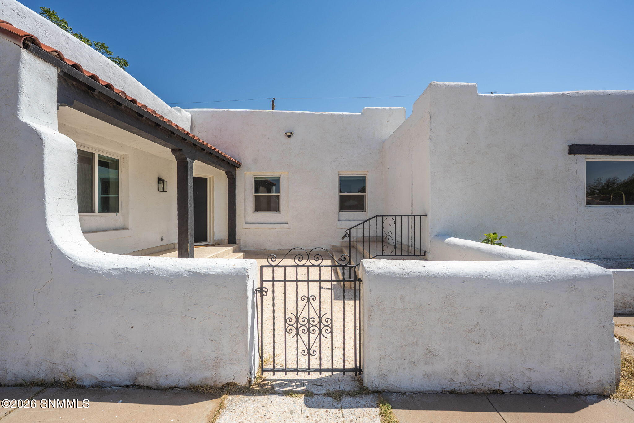 1040 Hess Terrace Property Photo 7