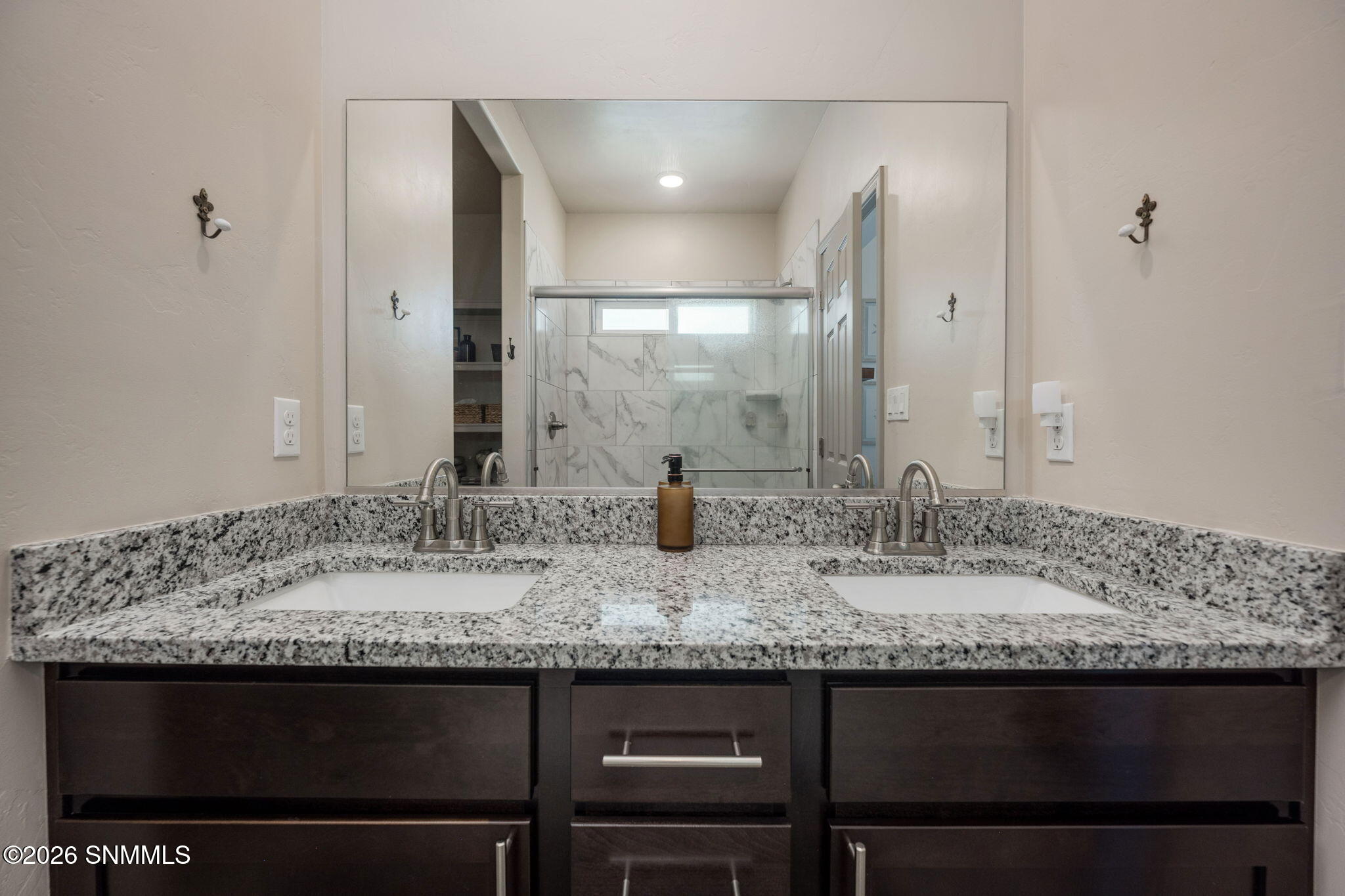 6109 Montgomery Road Property Photo 17