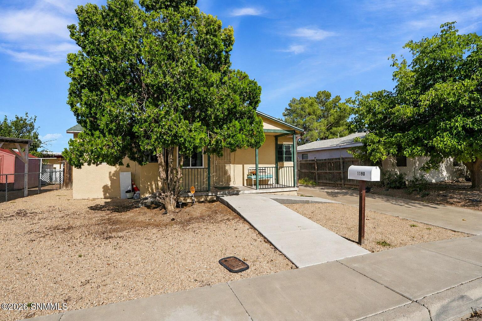 1190 Douglas Drive Property Photo 2