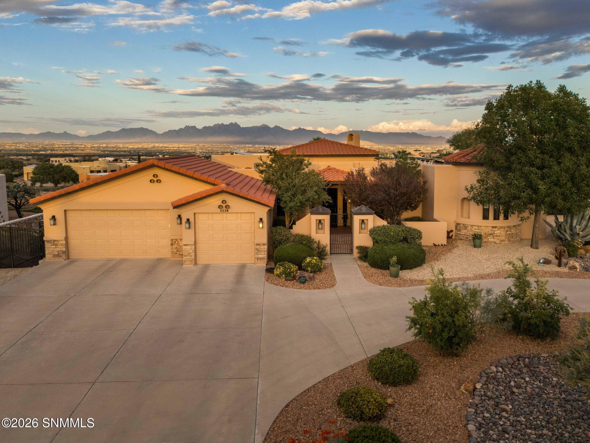 1228 Sonnet Court Property Photo 4