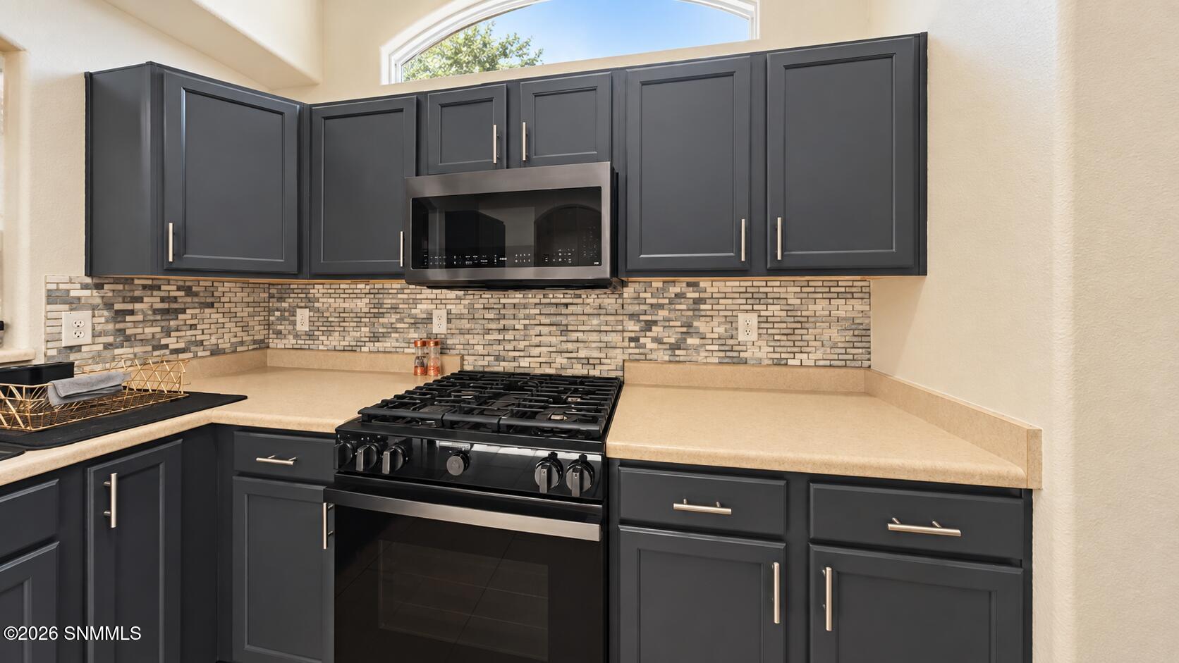 999 Gilmer Way Property Photo 3