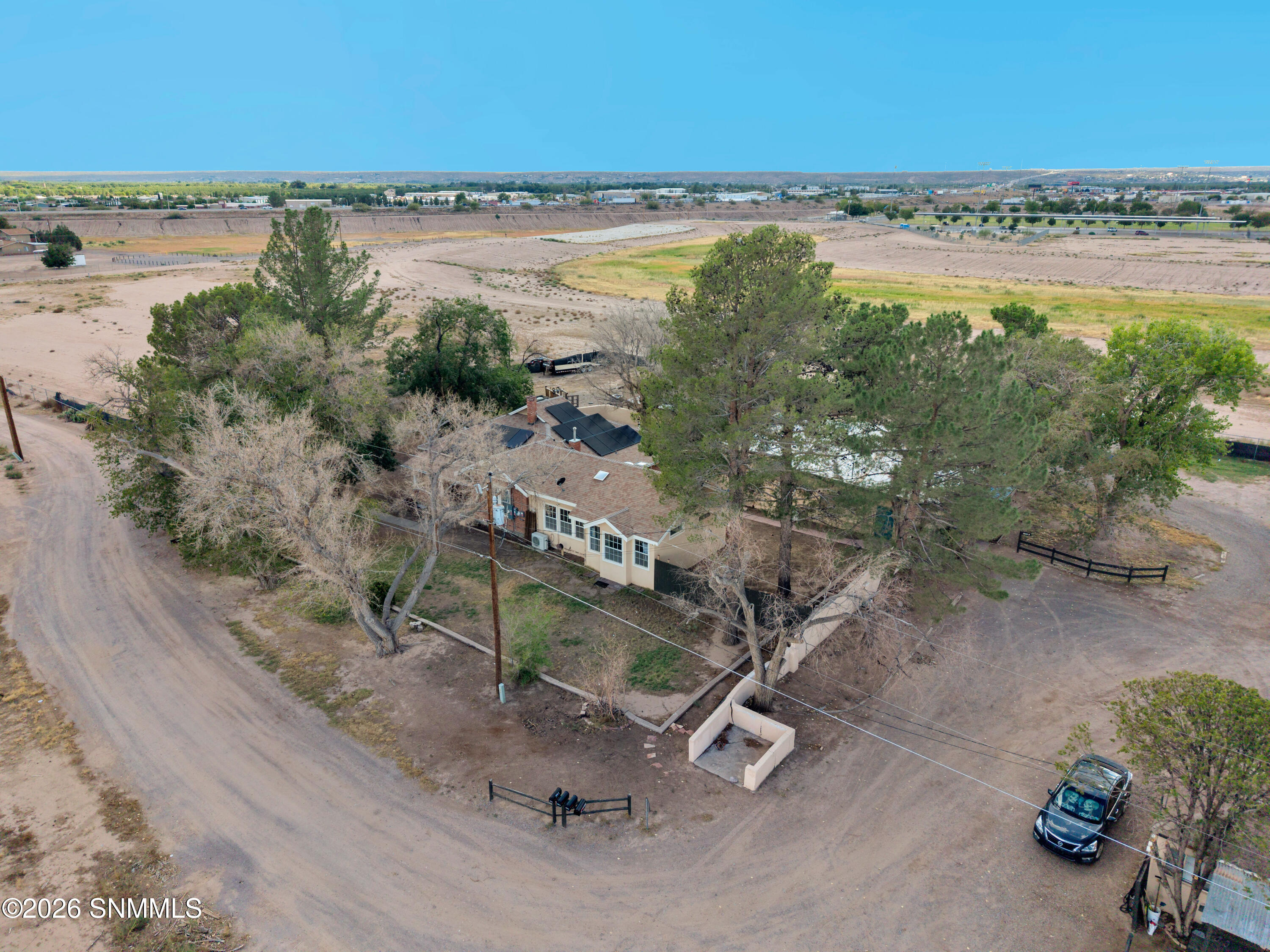 1901 W Brown Road Property Photo 2