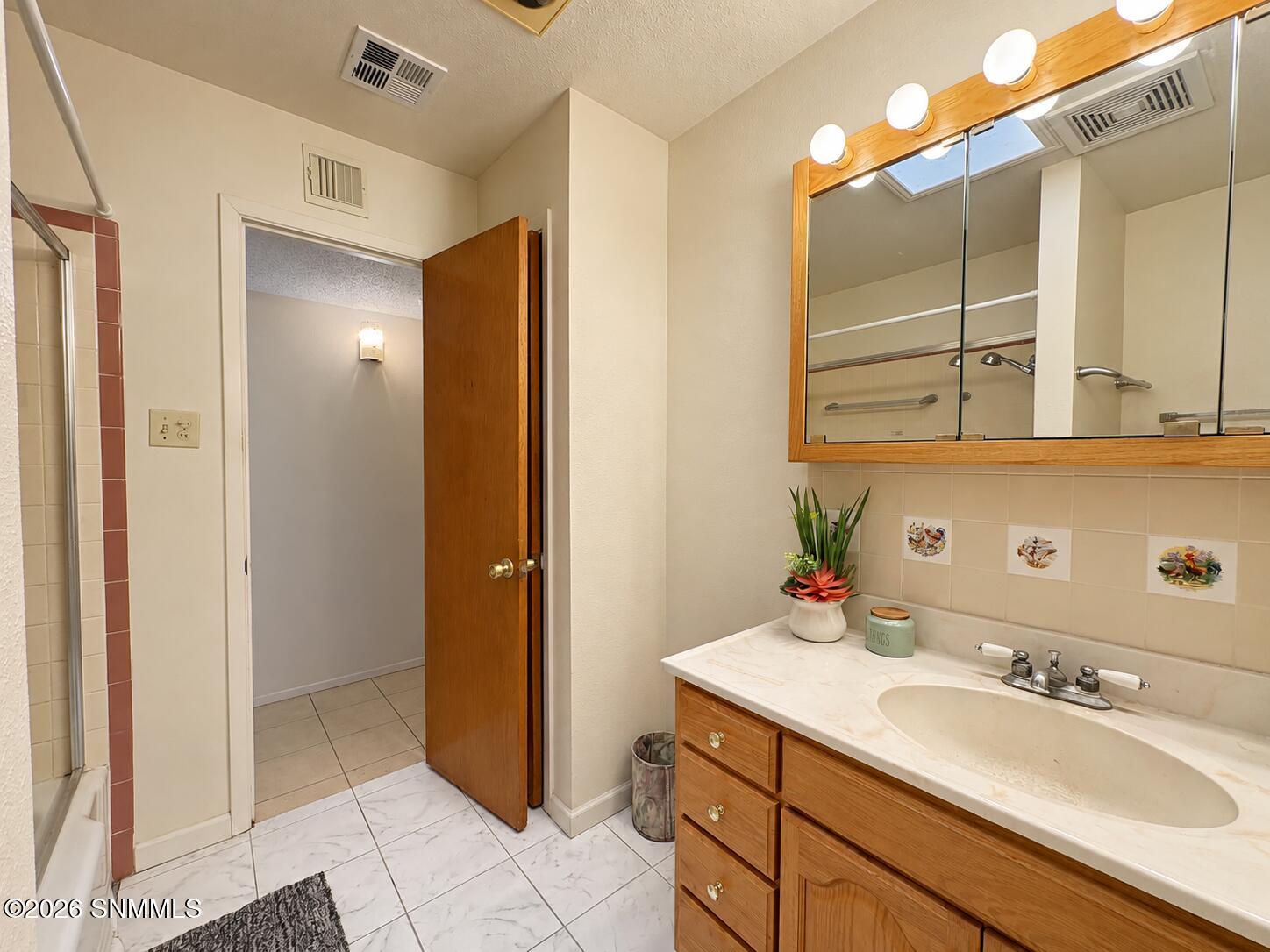 2050 Enzie Drive Property Photo 7