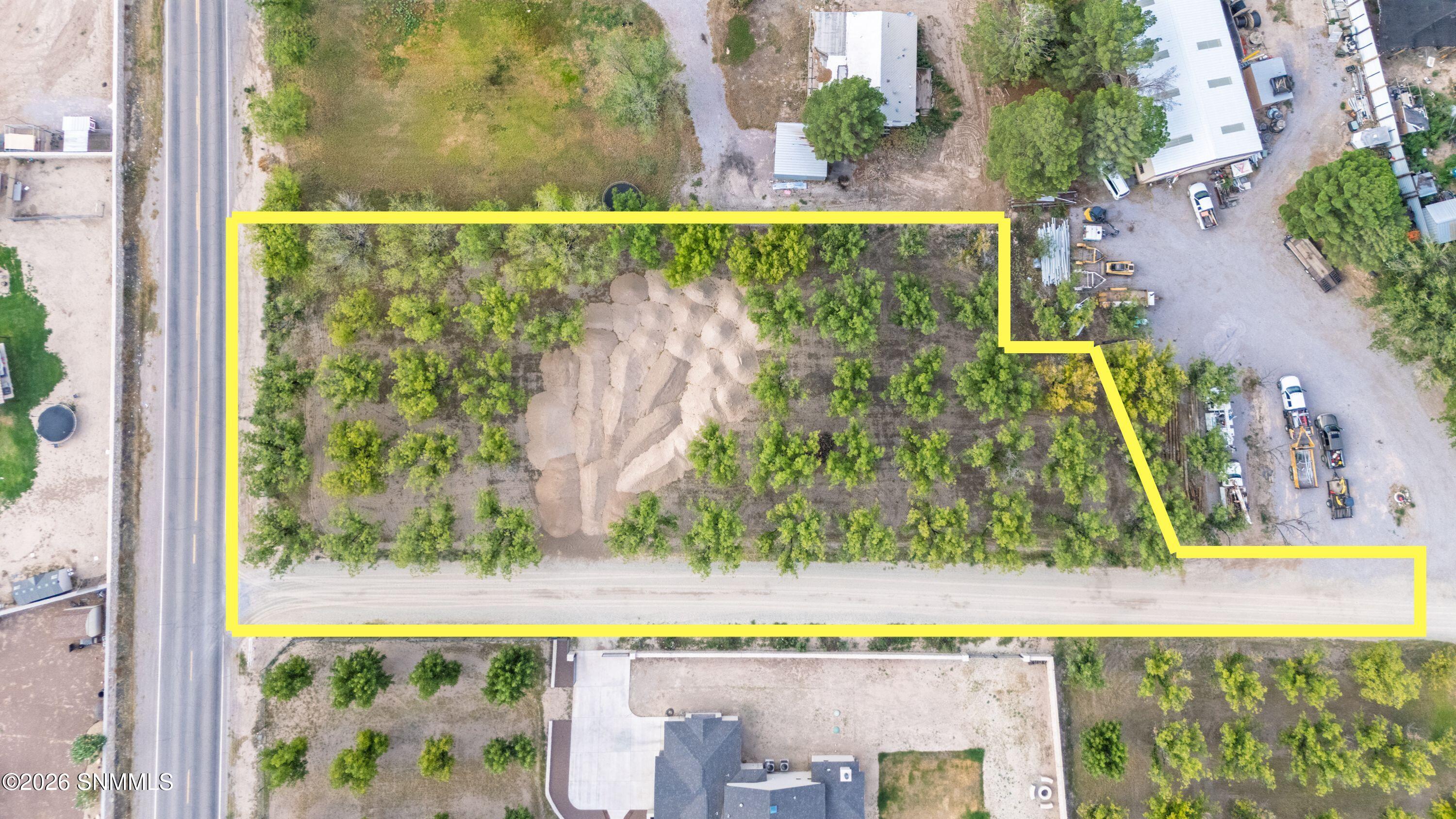 1526 Burke Road Property Photo 3