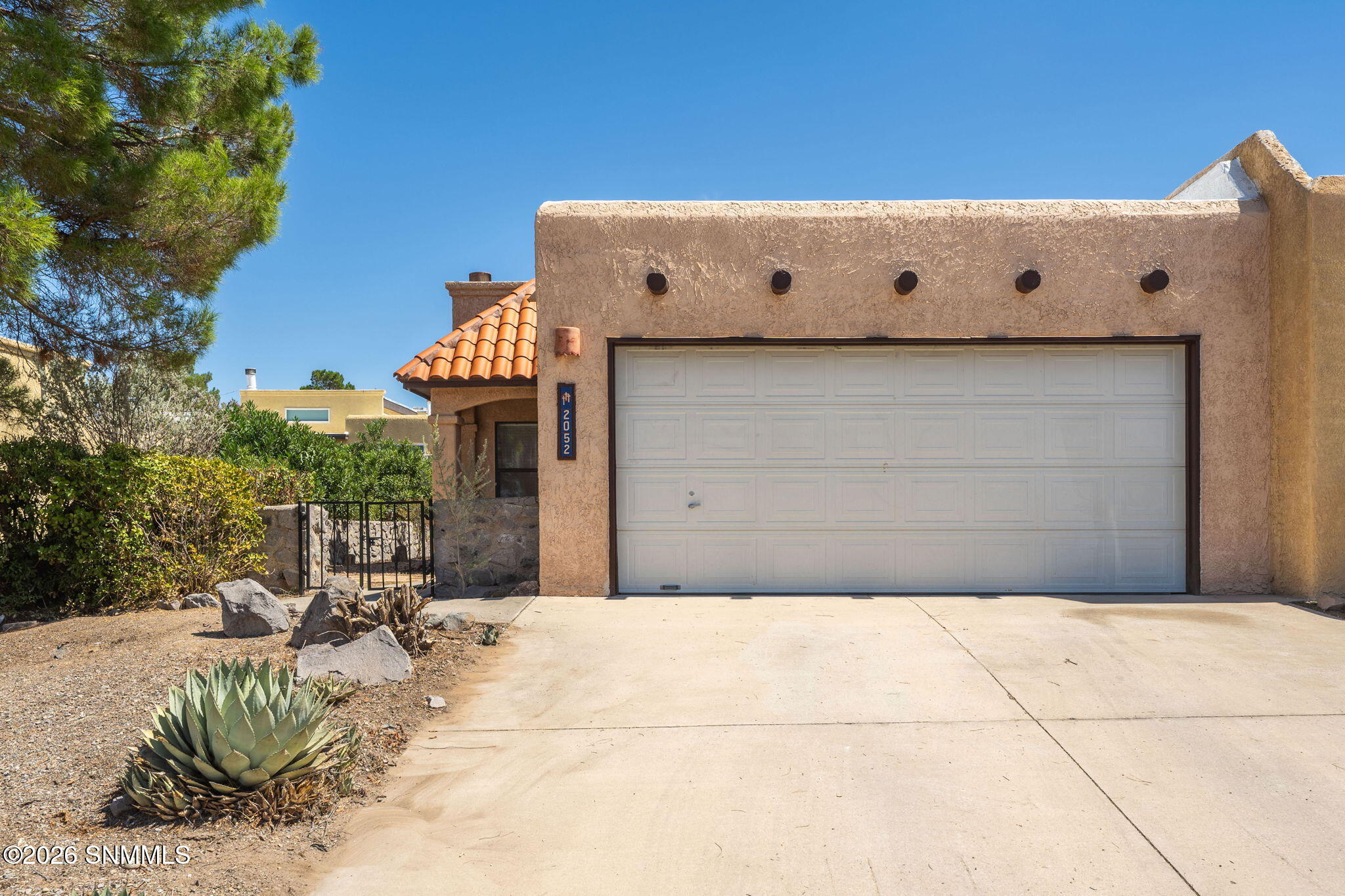 2052 Pinecone Way Property Photo 1
