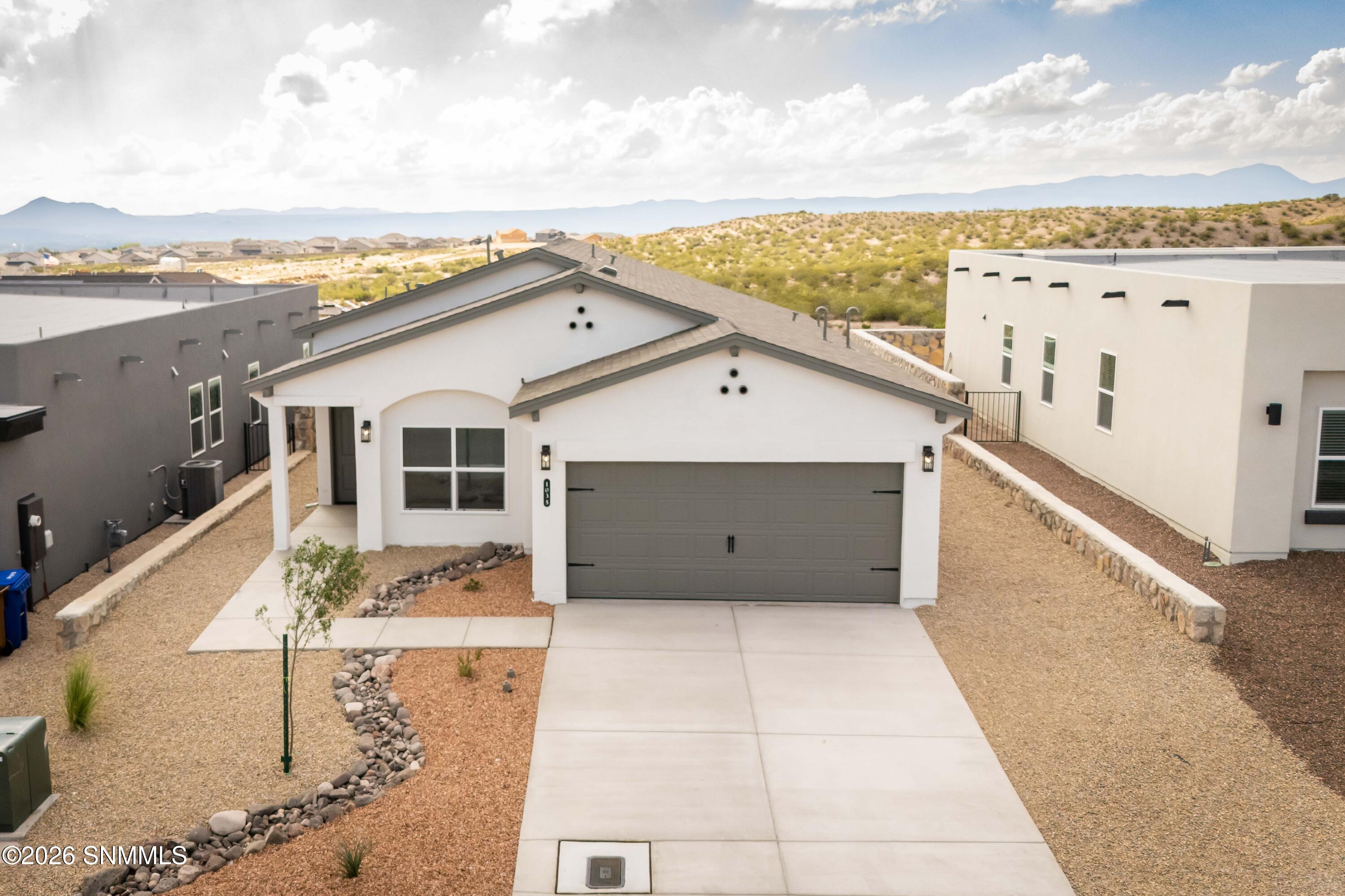 1035 Noria Court Property Photo 3