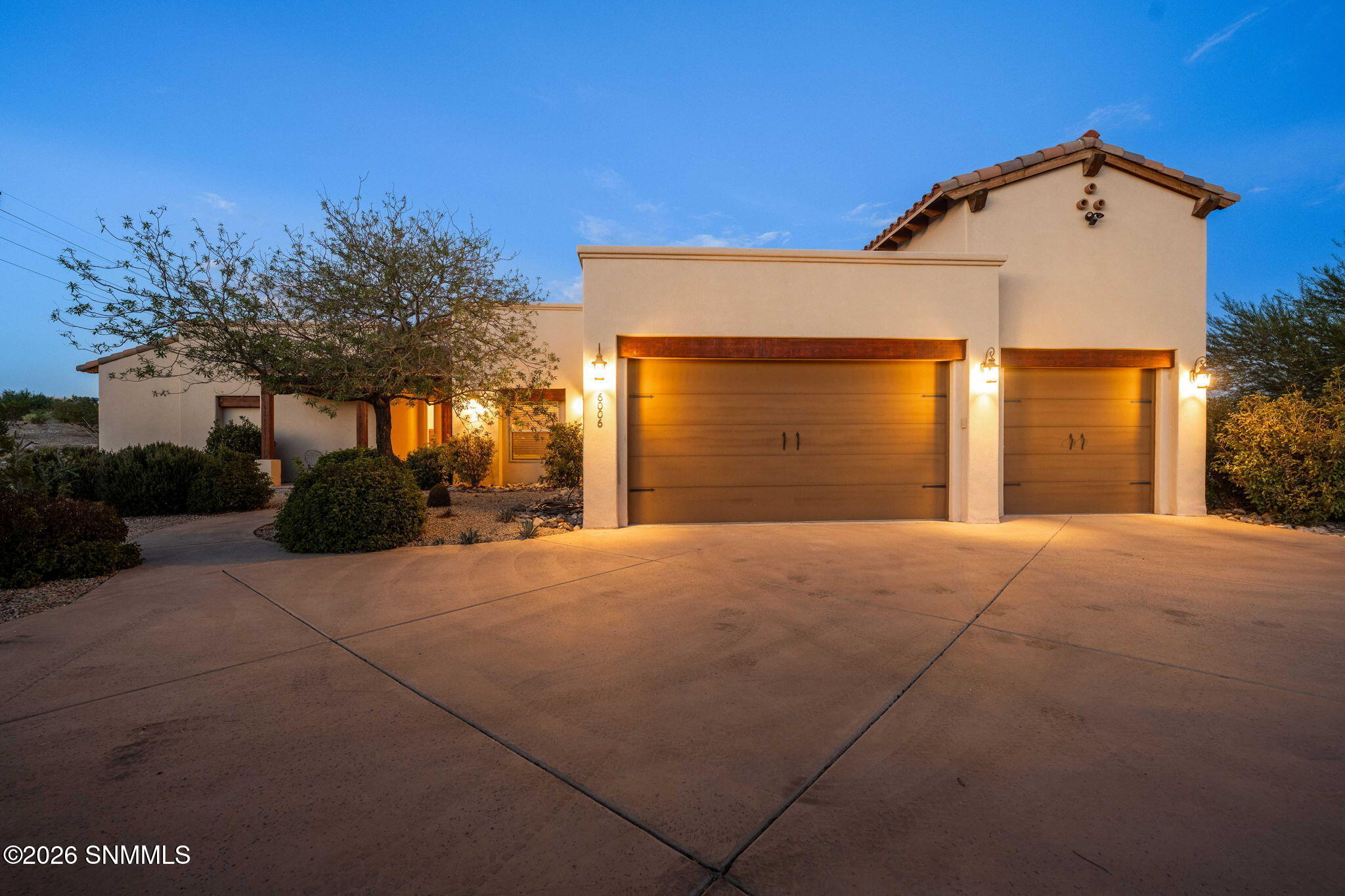 6006 Lazo Del Sur Property Photo 1