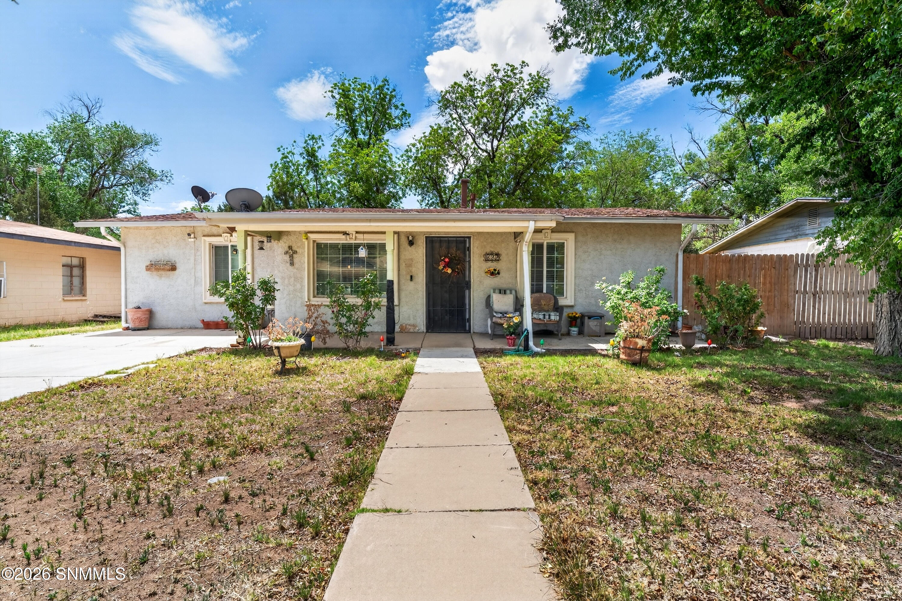 622 E Cherry Street Property Photo 2