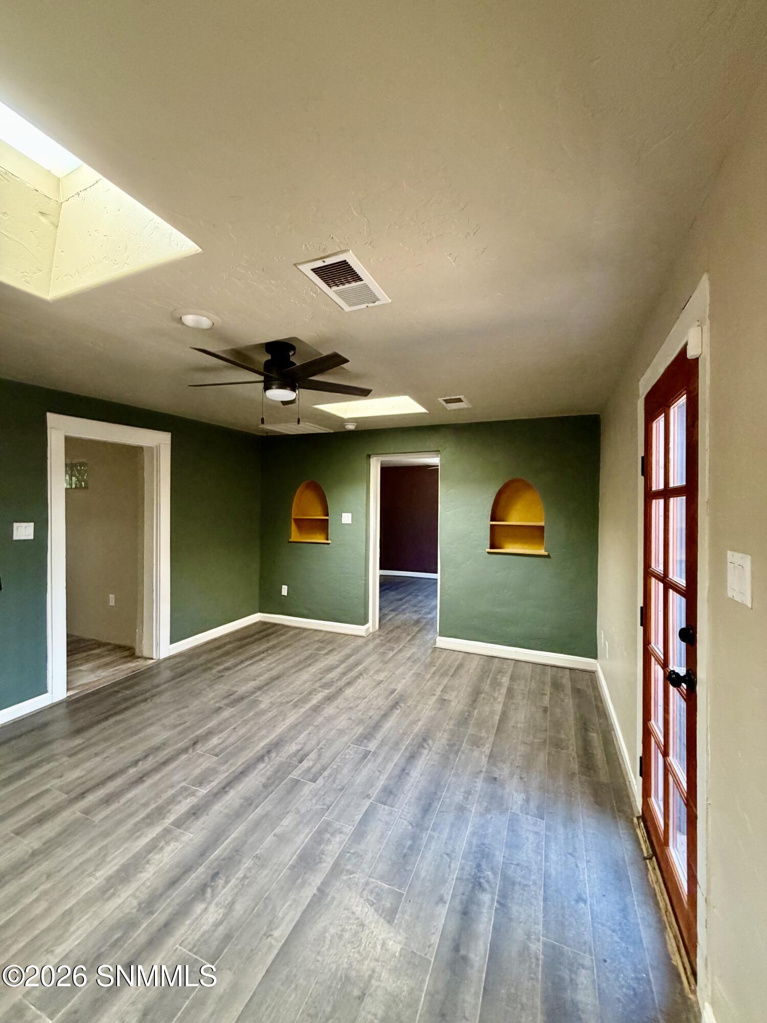 955 S Melendres Street Property Photo 3