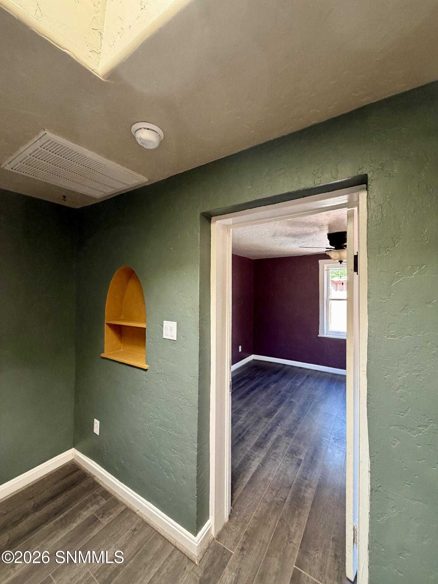 955 S Melendres Street Property Photo 4