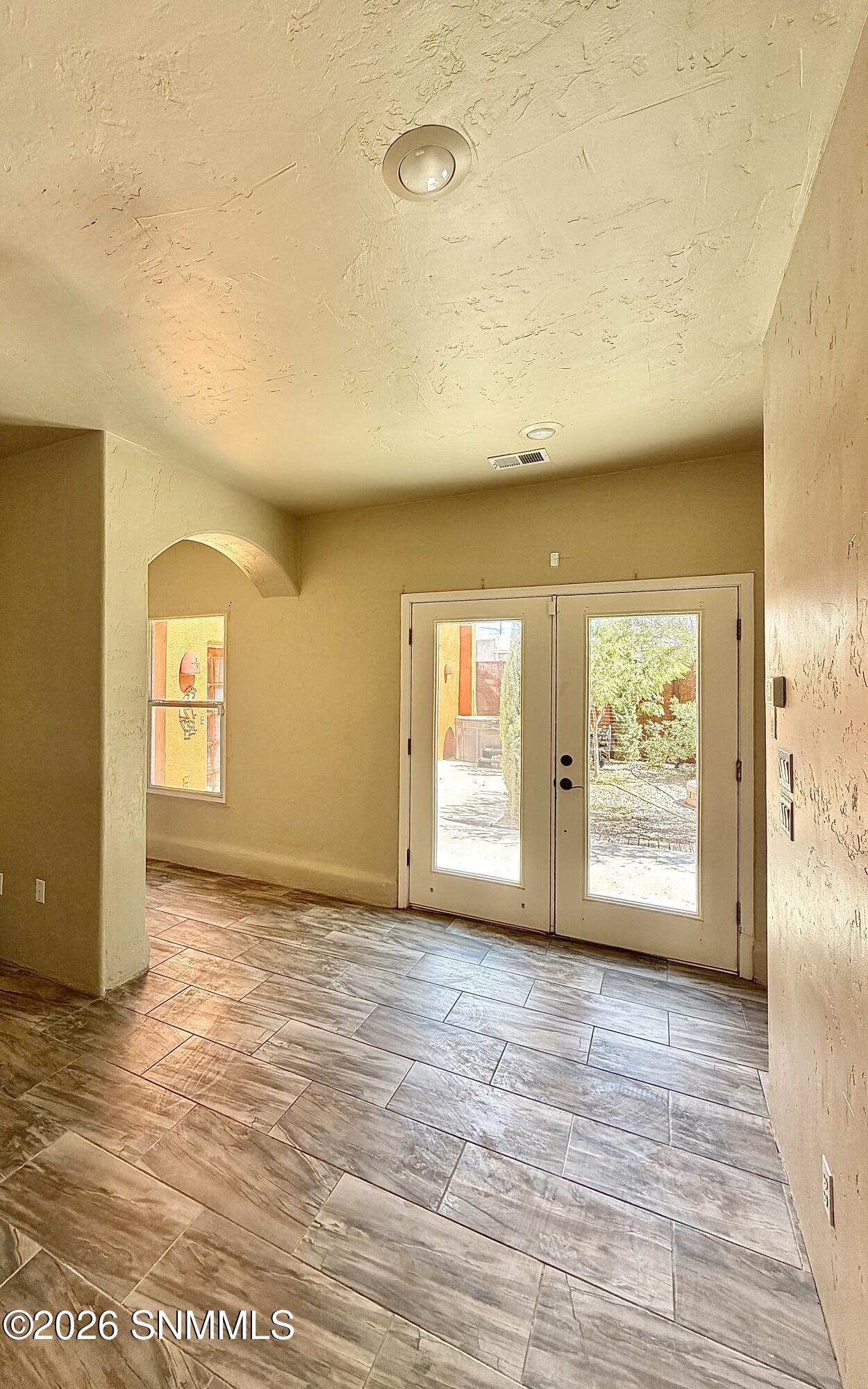 955 S Melendres Street Property Photo 21