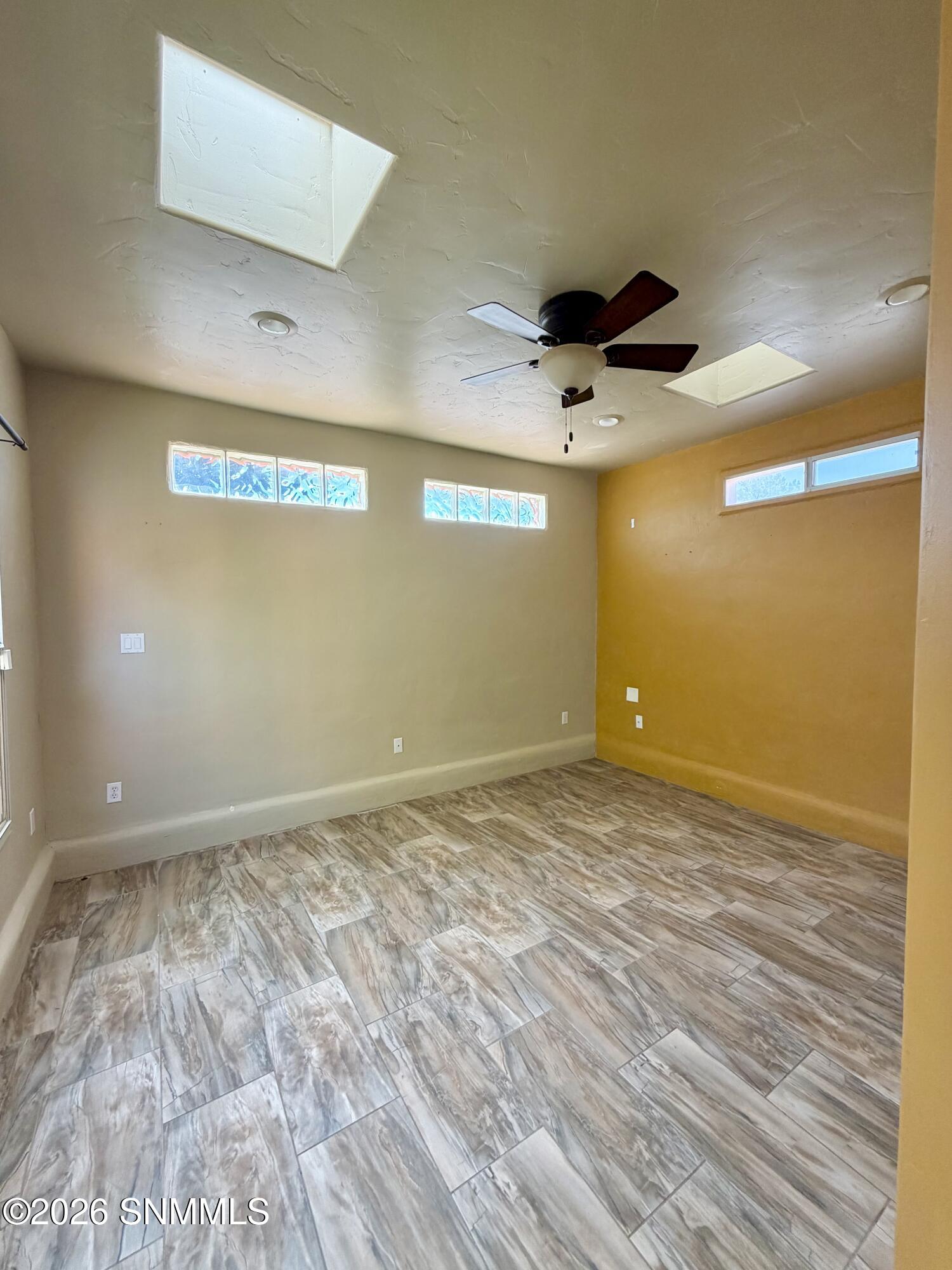 955 S Melendres Street Property Photo 24